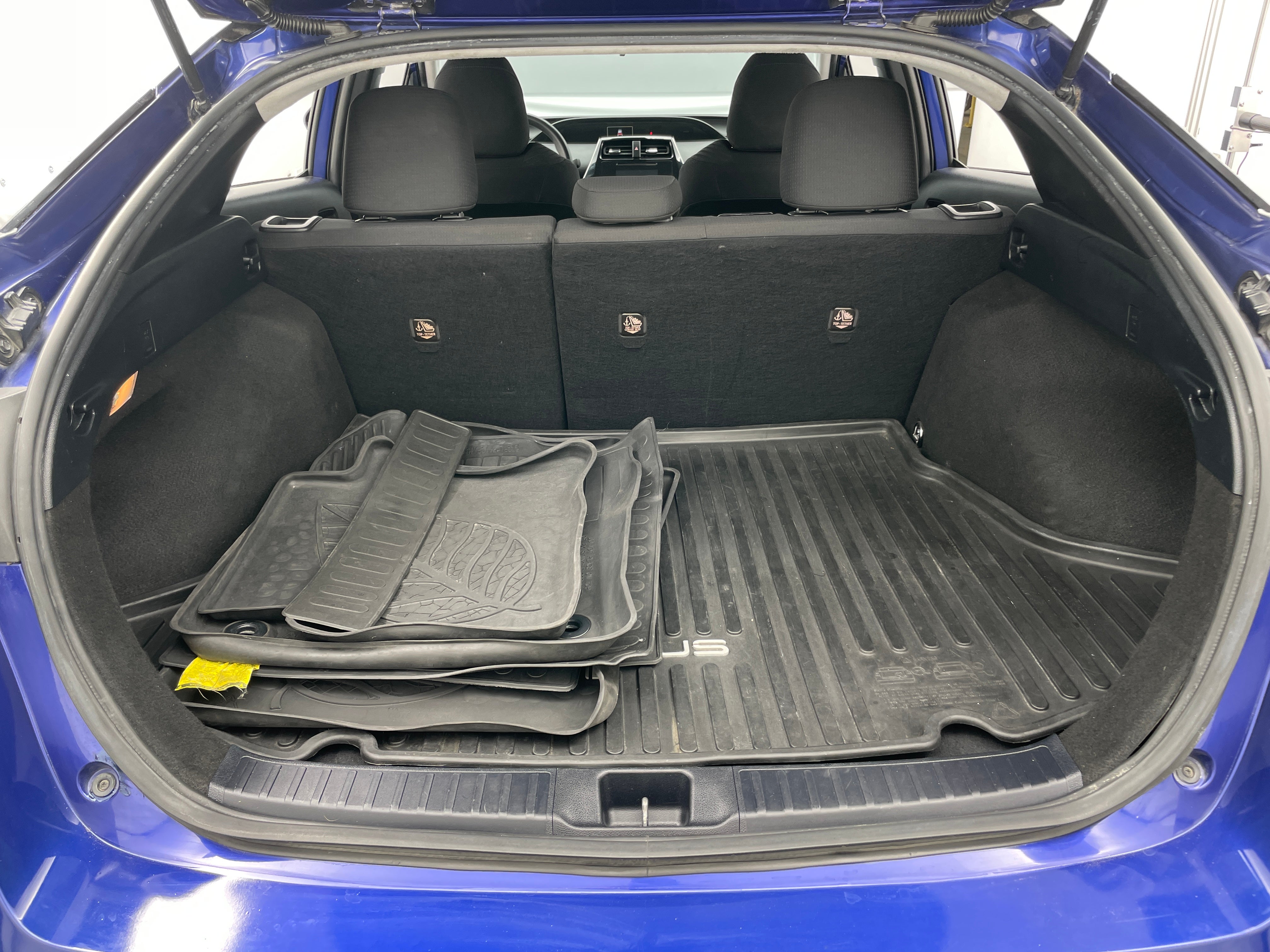 2018 Toyota Prius Two 7