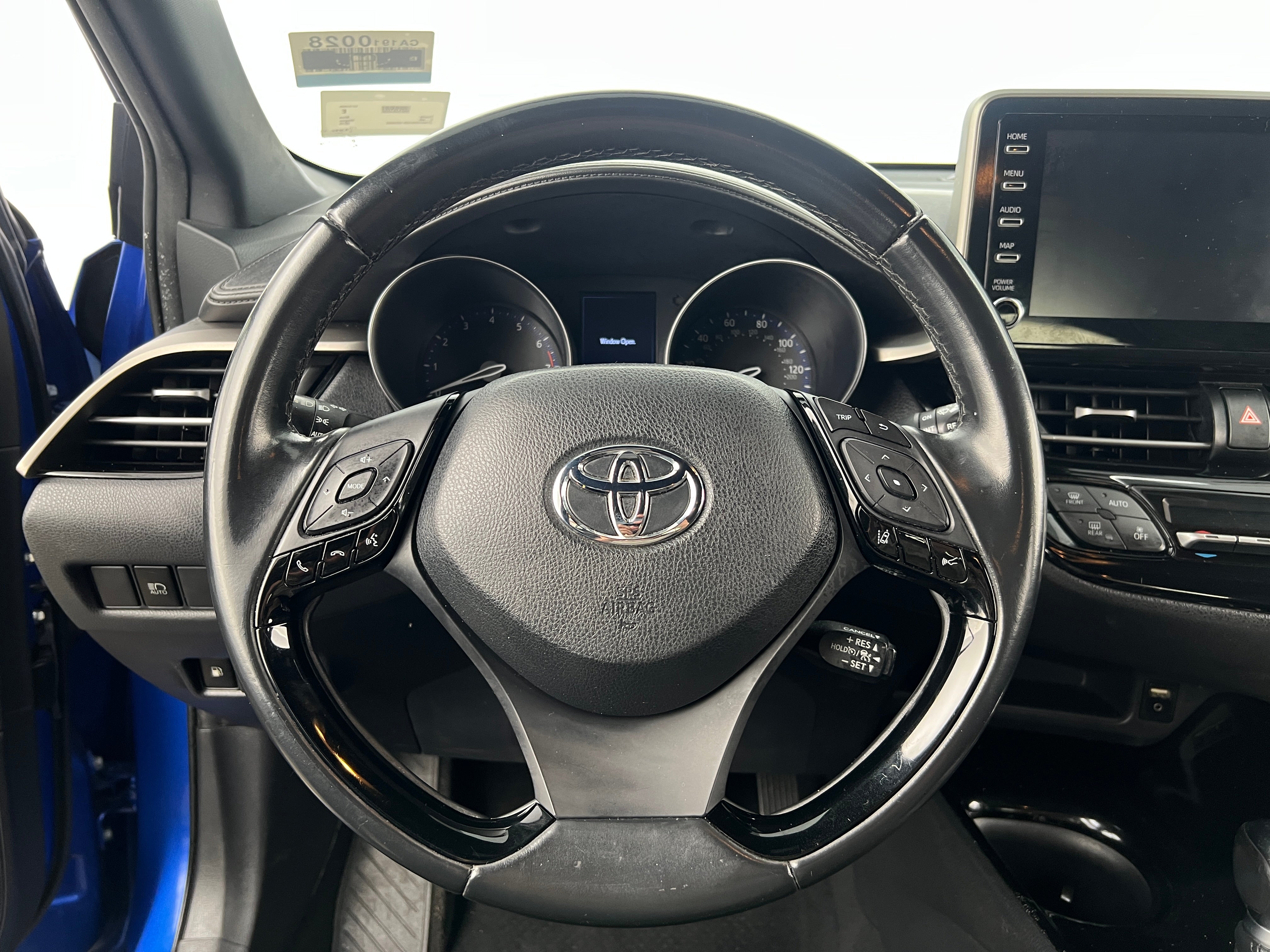 2019 Toyota C-HR XLE 5