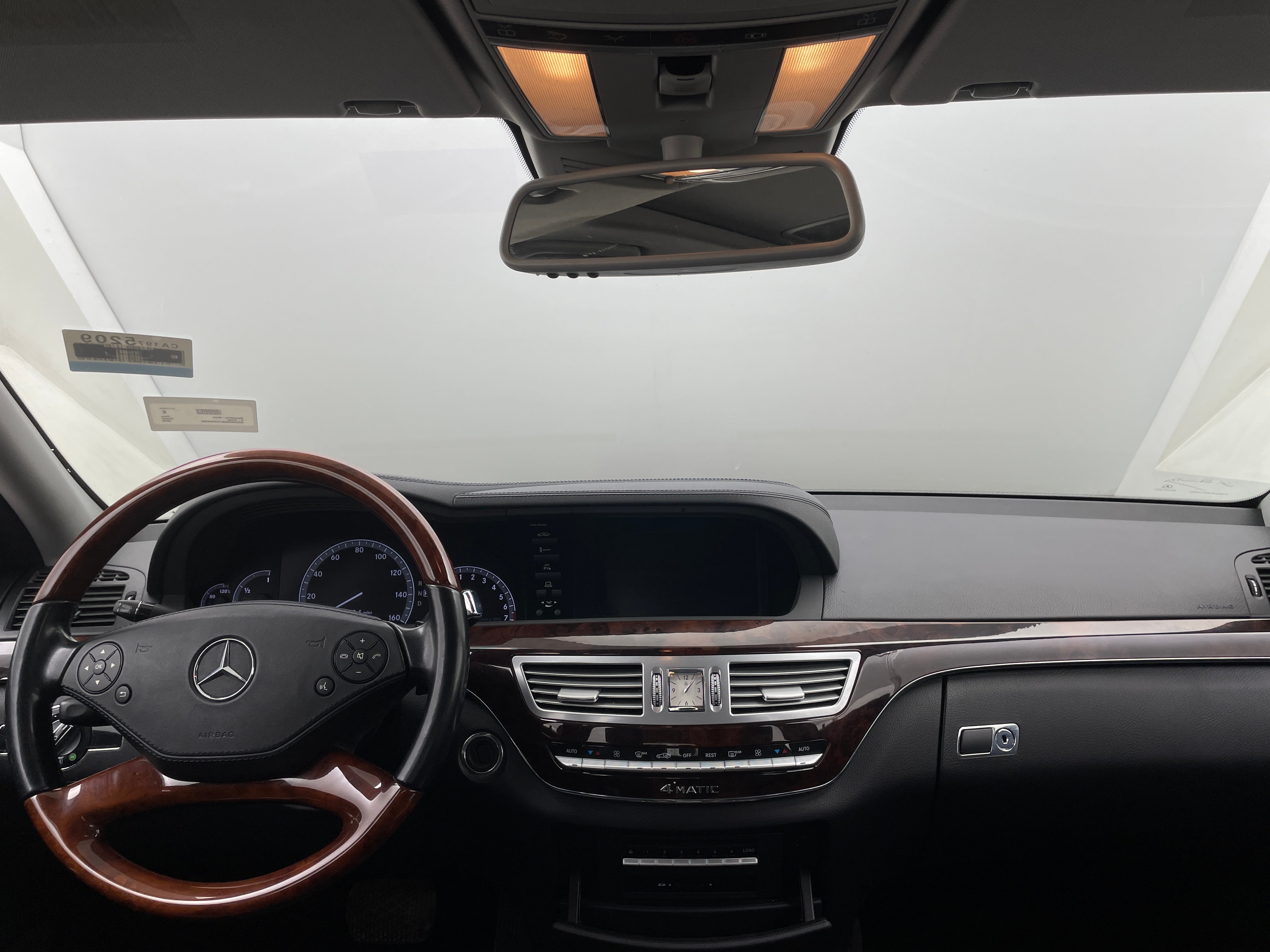 2010 Mercedes-Benz S-Class S 550 3