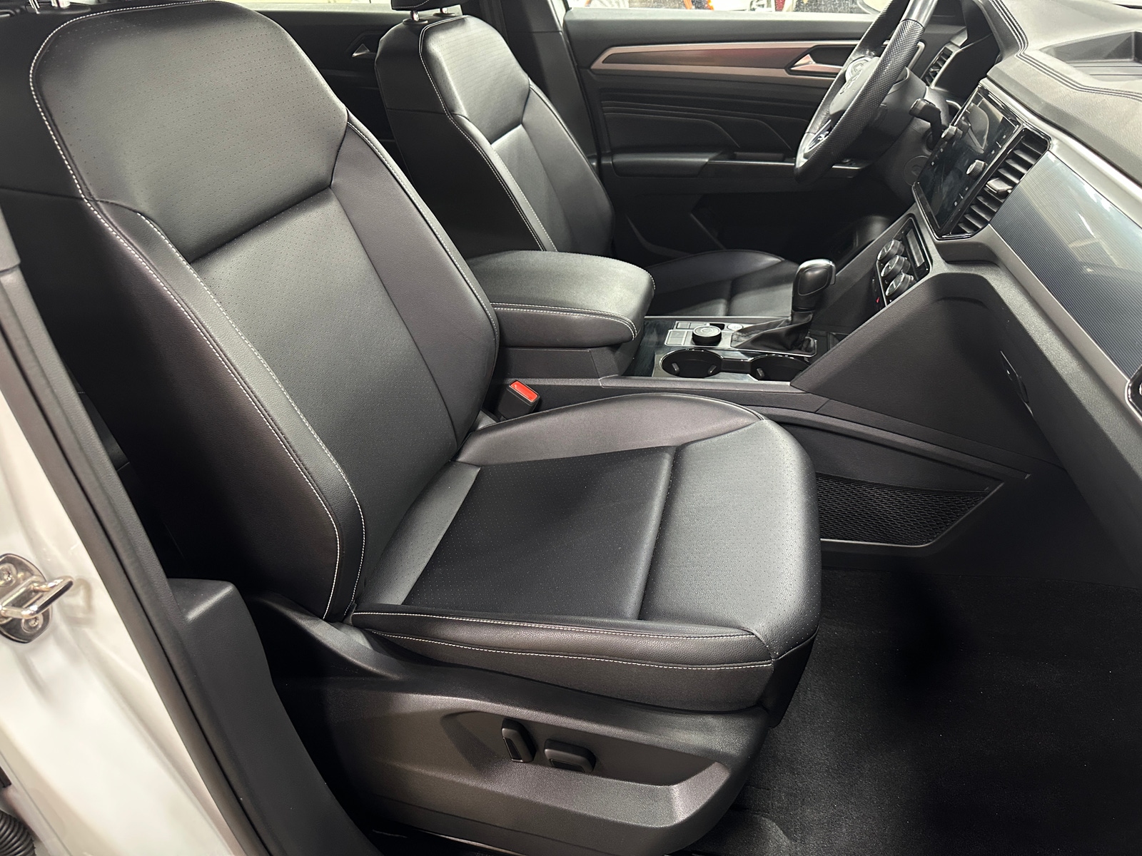 Thumbnail: 2020 Volkswagen Atlas - 2