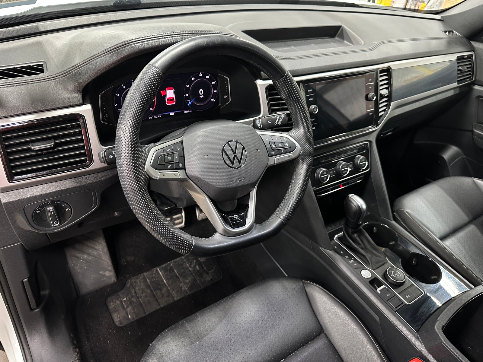 Thumbnail: 2020 Volkswagen Atlas - 3