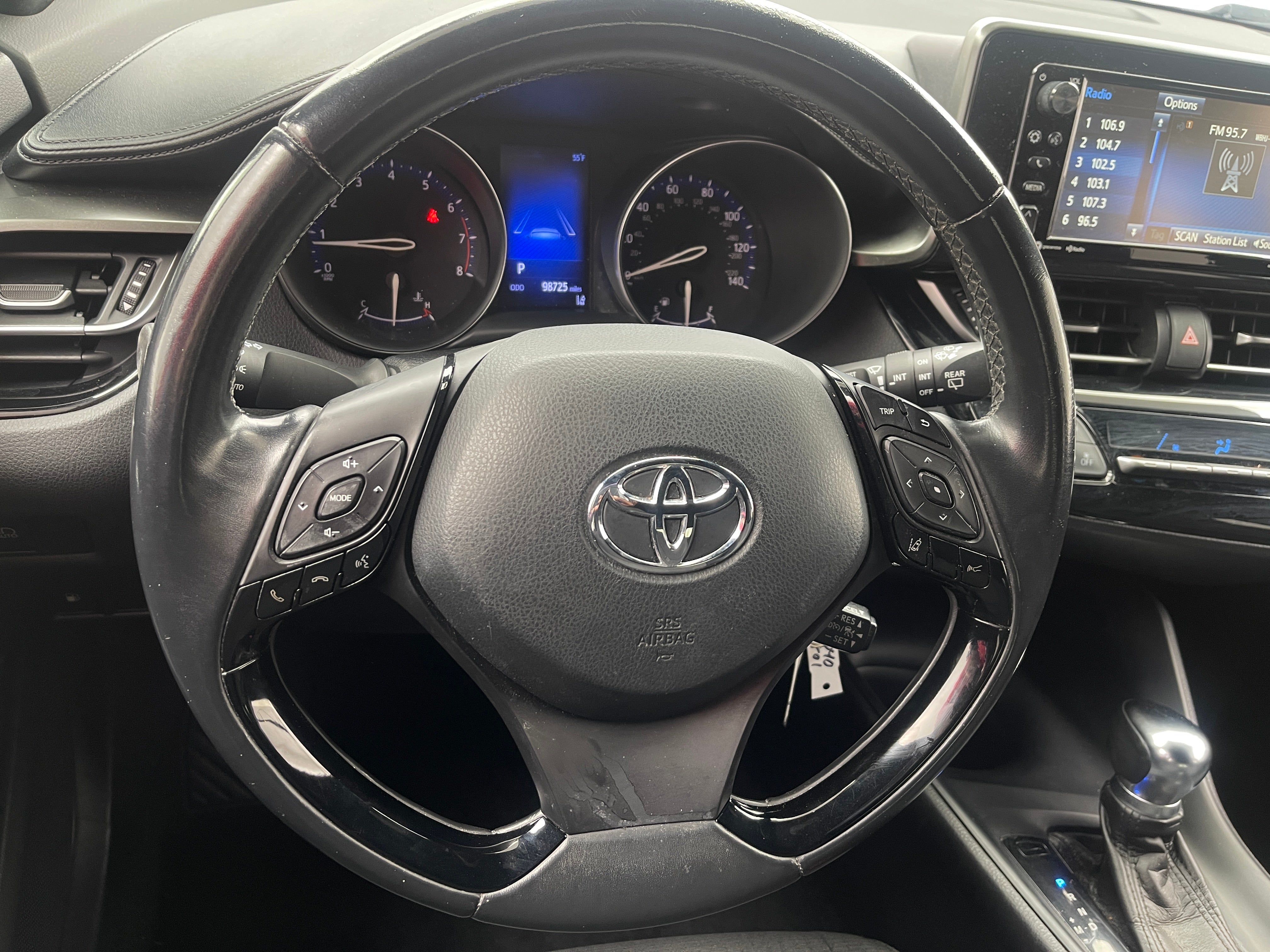 2018 Toyota C-HR XLE 5