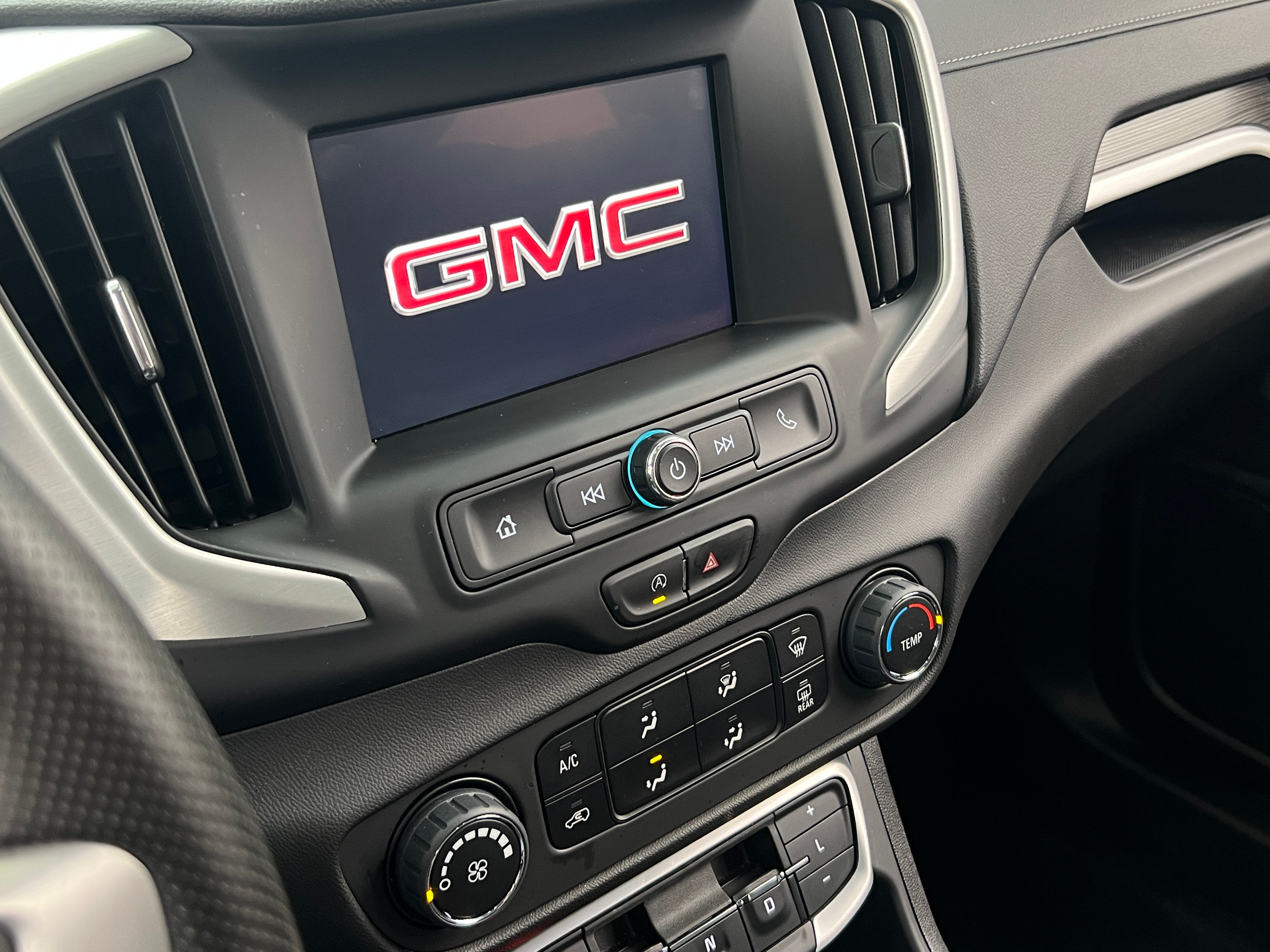 2024 GMC Terrain SLE 4