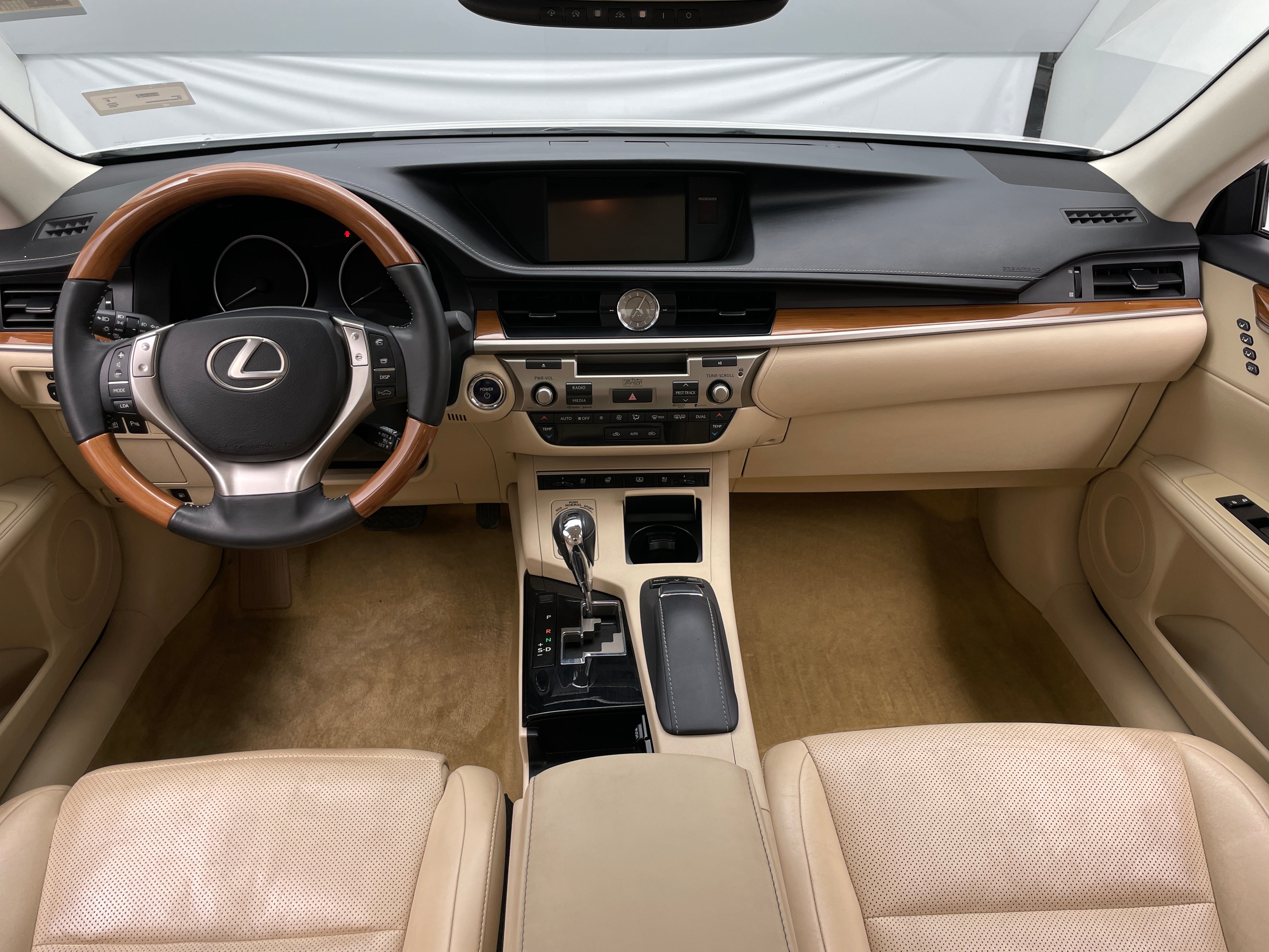 2014 Lexus ES Hybrid 300h 3