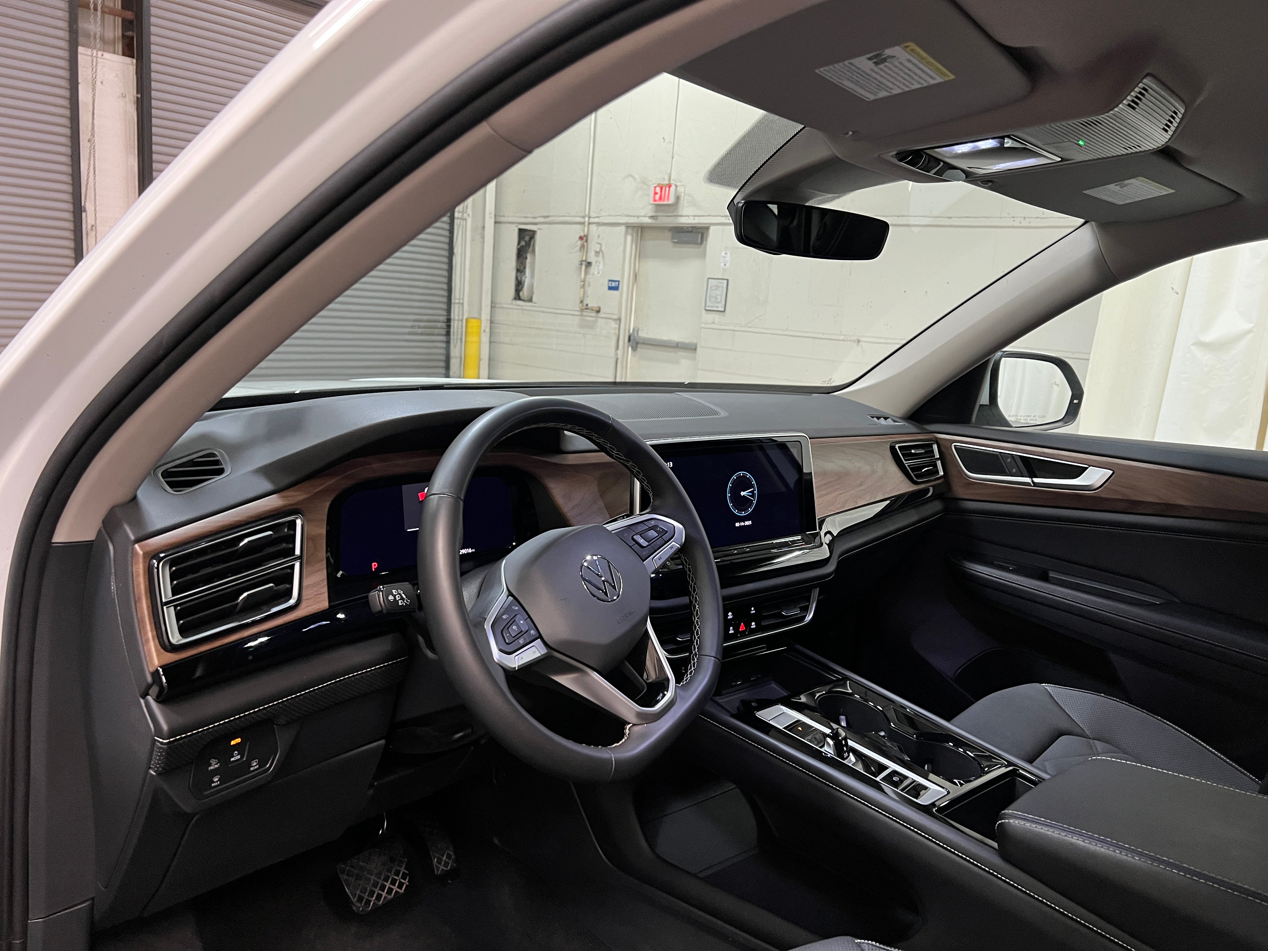 2024 Volkswagen Atlas SE 3