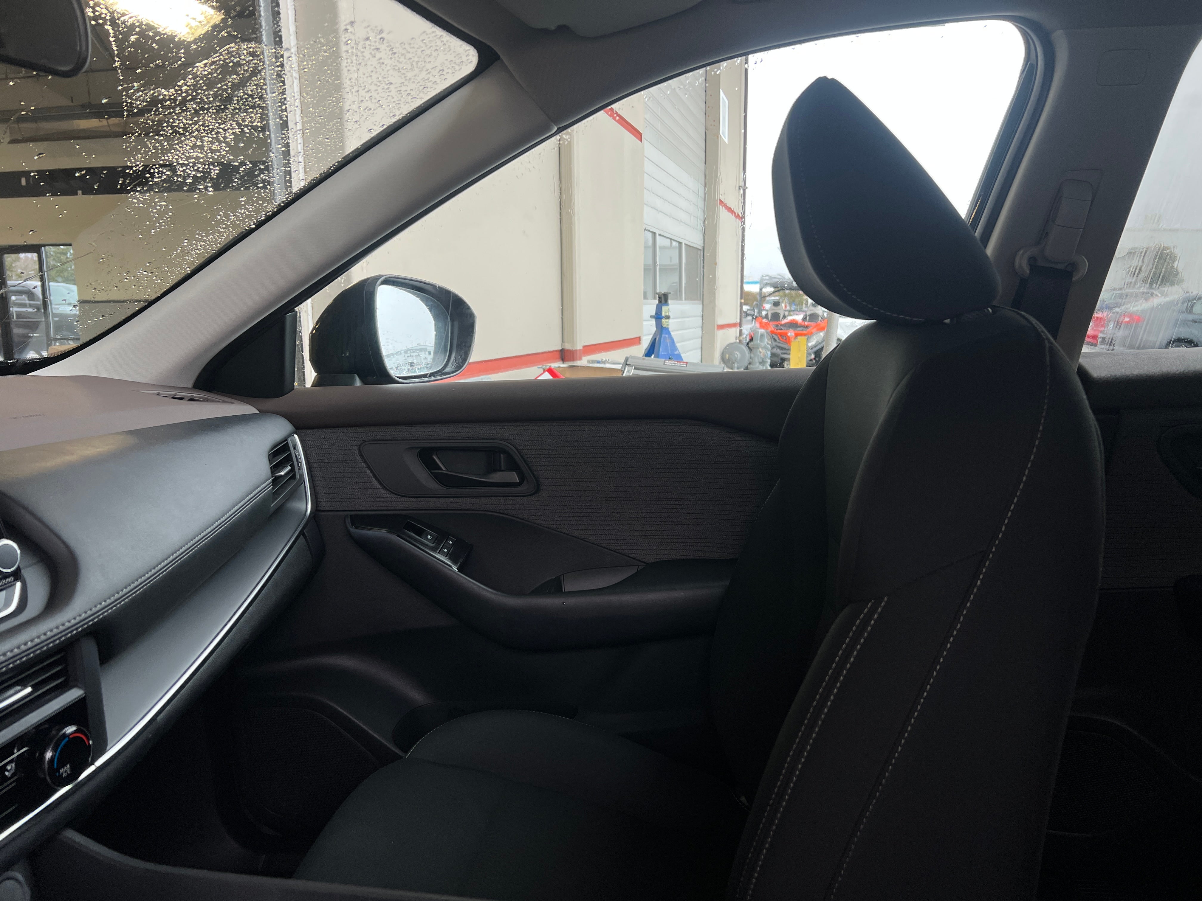 2023 Nissan Rogue S 2