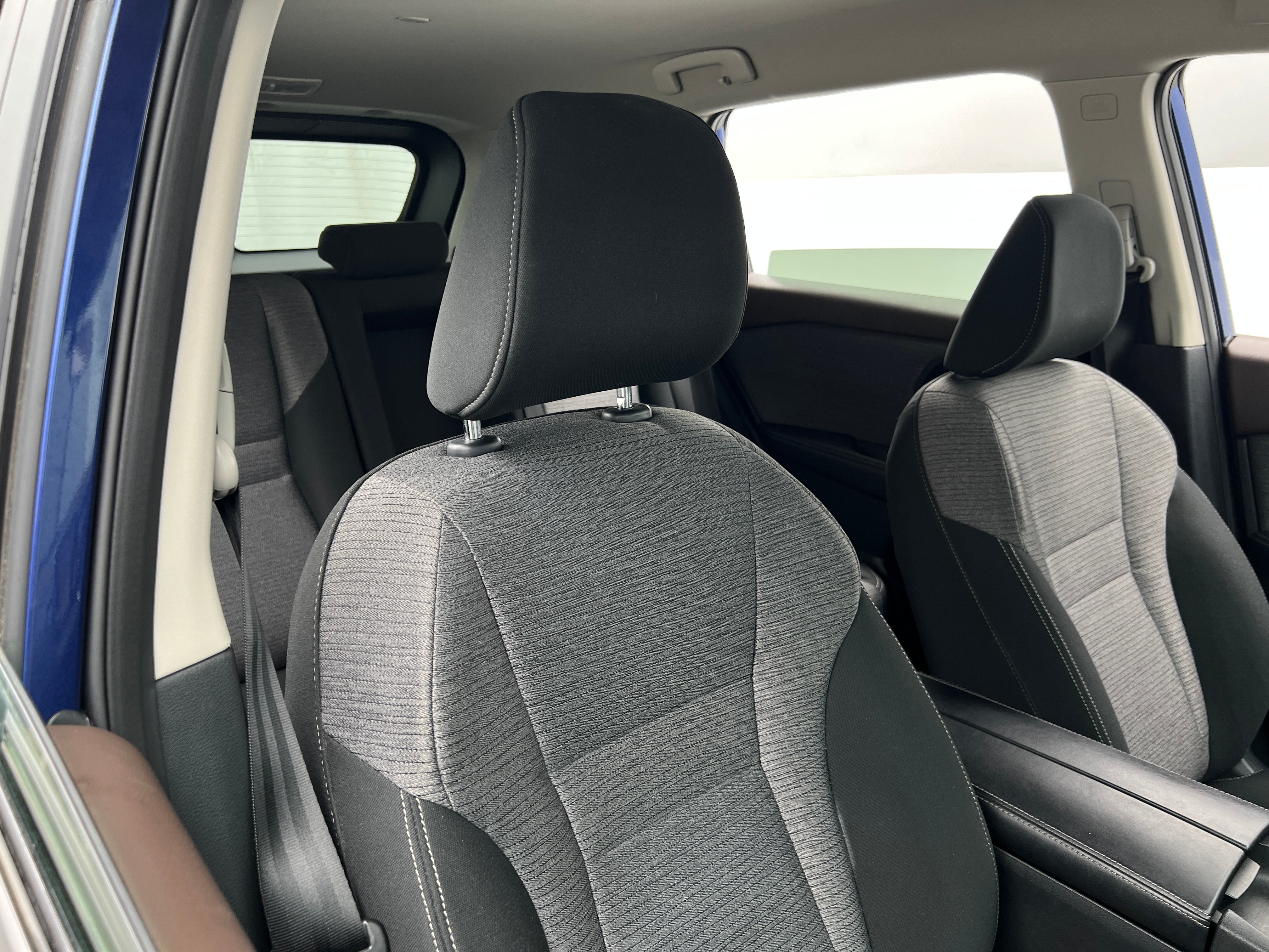 2023 Nissan Rogue SV 2