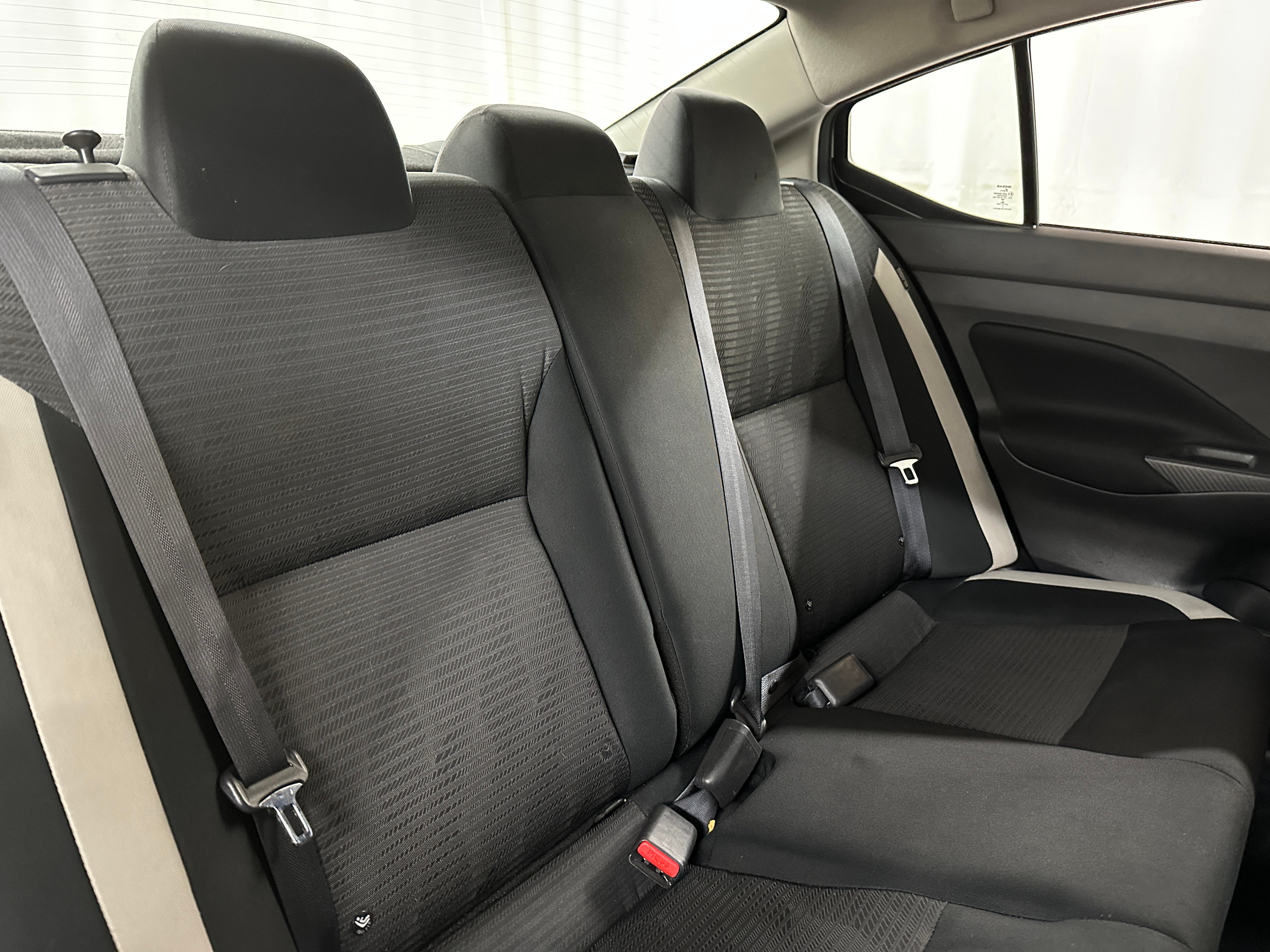 2021 Nissan Versa SV 6