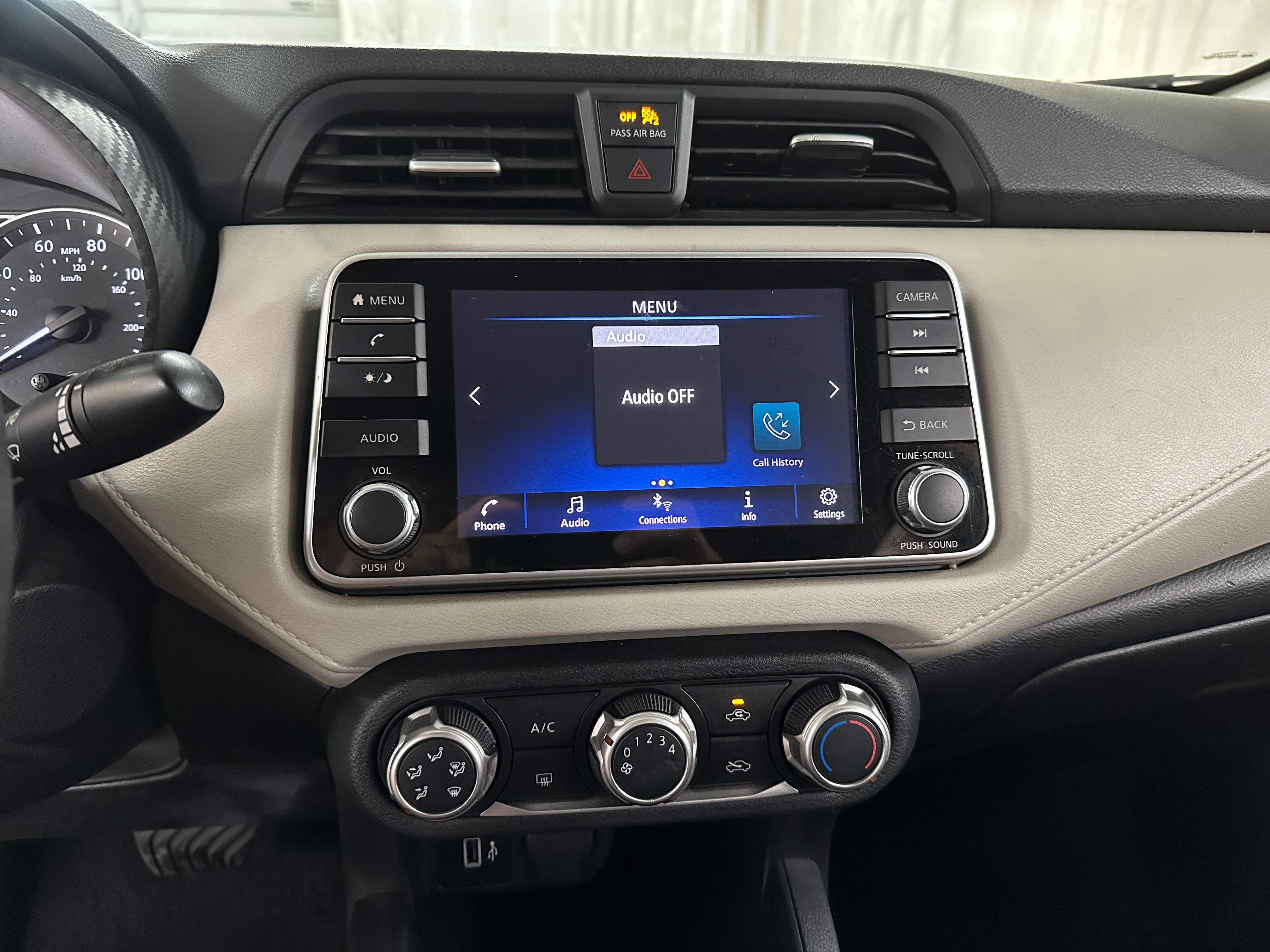 2021 Nissan Versa SV 4