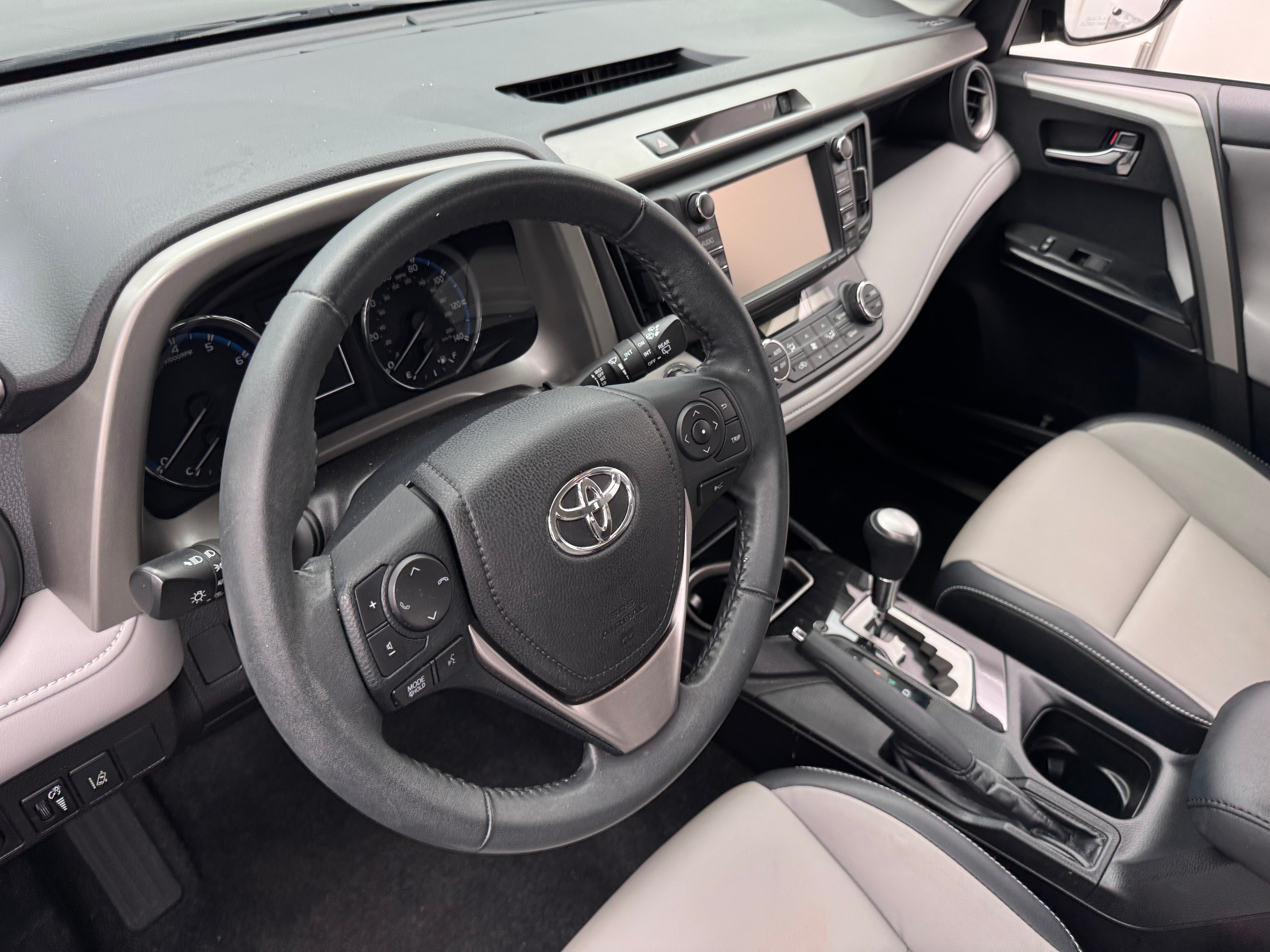 2017 Toyota RAV4 Limited 4