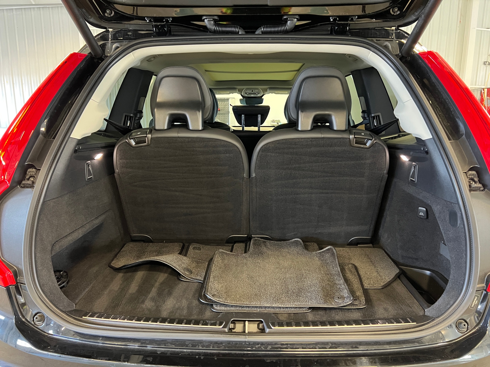 Thumbnail: 2023 Volvo XC90 - 6