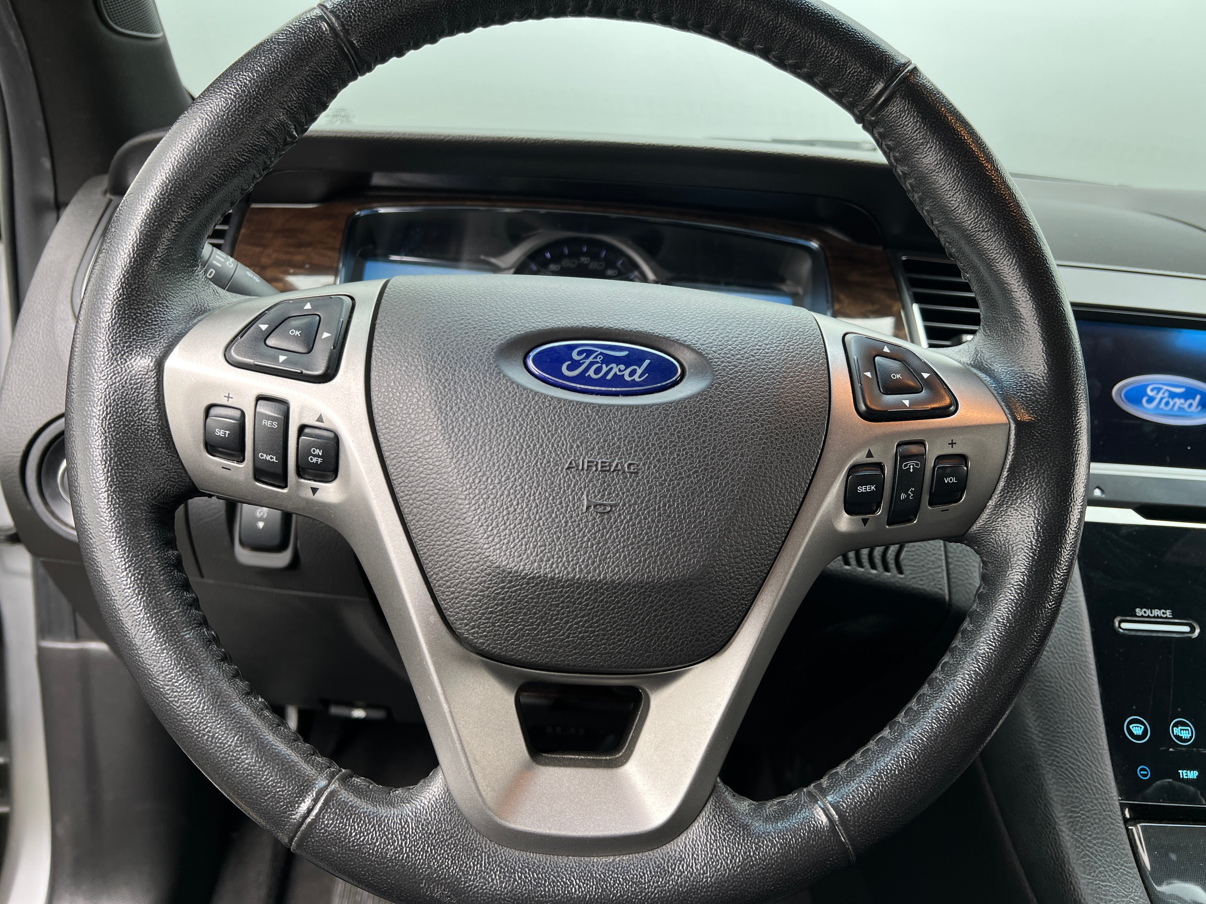 2019 Ford Taurus Limited Edition 4