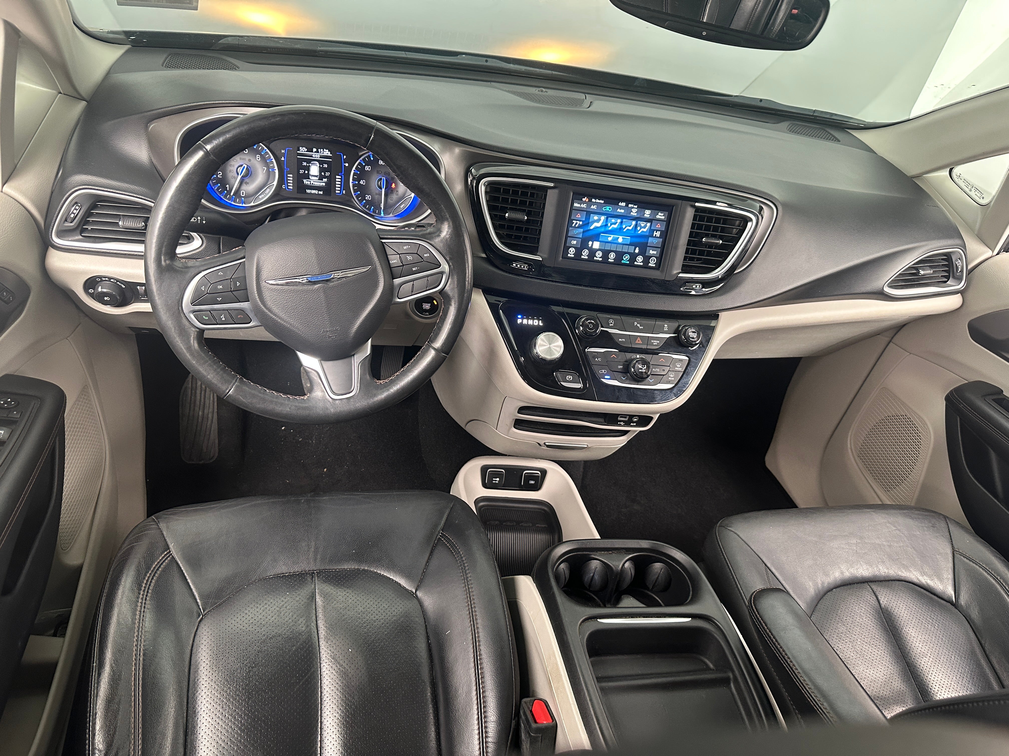 2020 Chrysler Pacifica Touring L 2