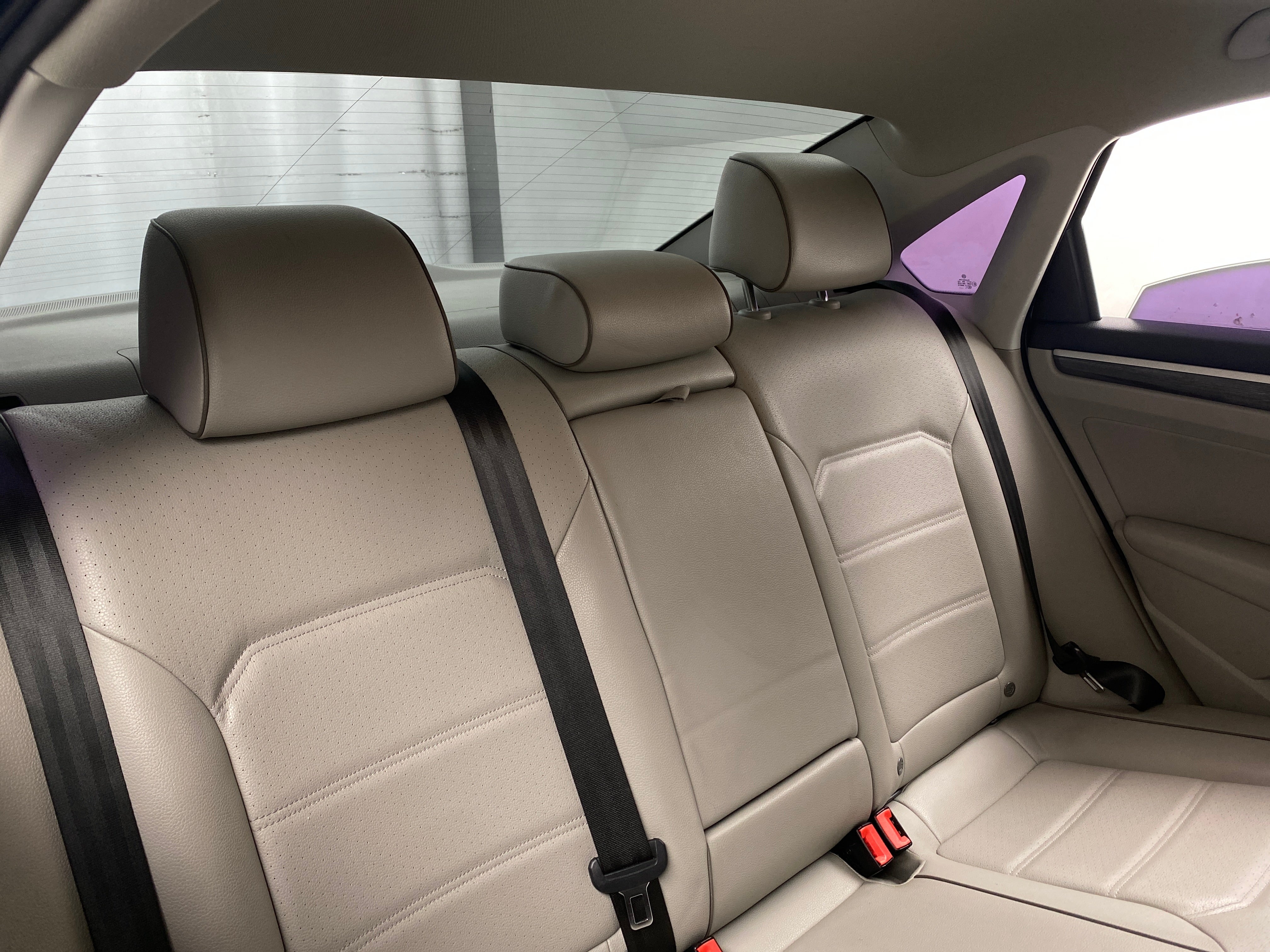 2017 Volkswagen Passat SE 5