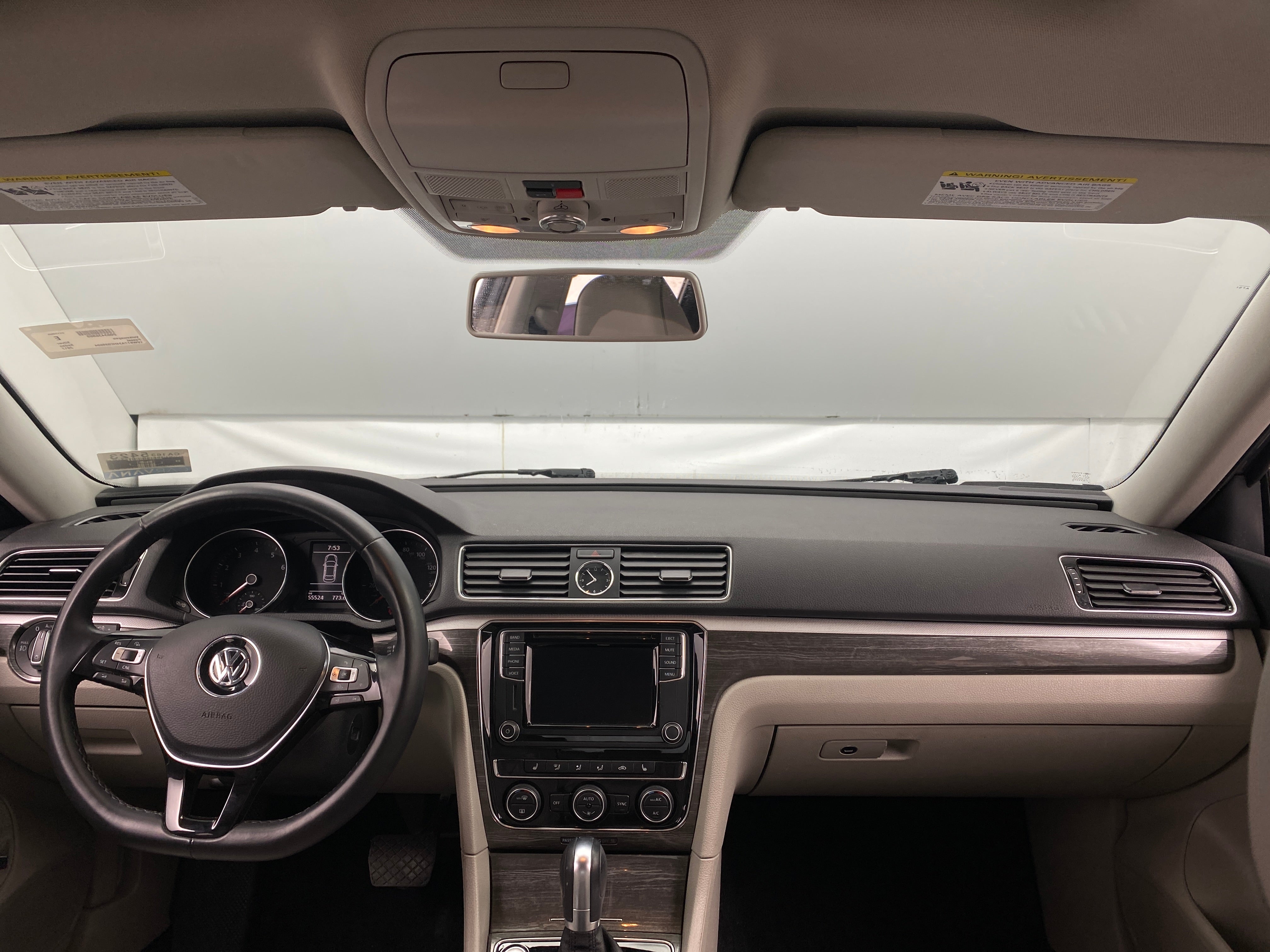 2017 Volkswagen Passat SE 2