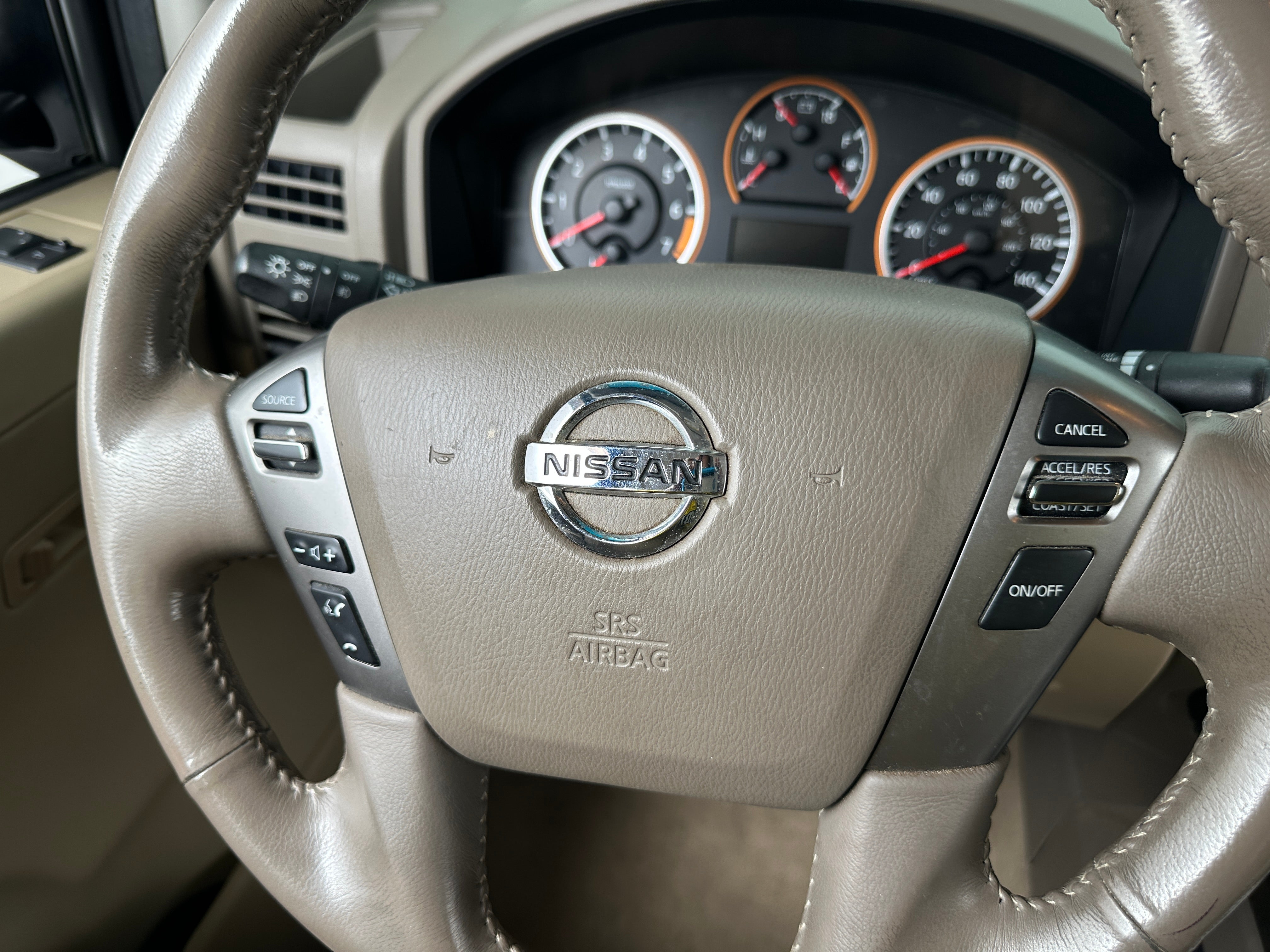 2014 Nissan Titan SV 5