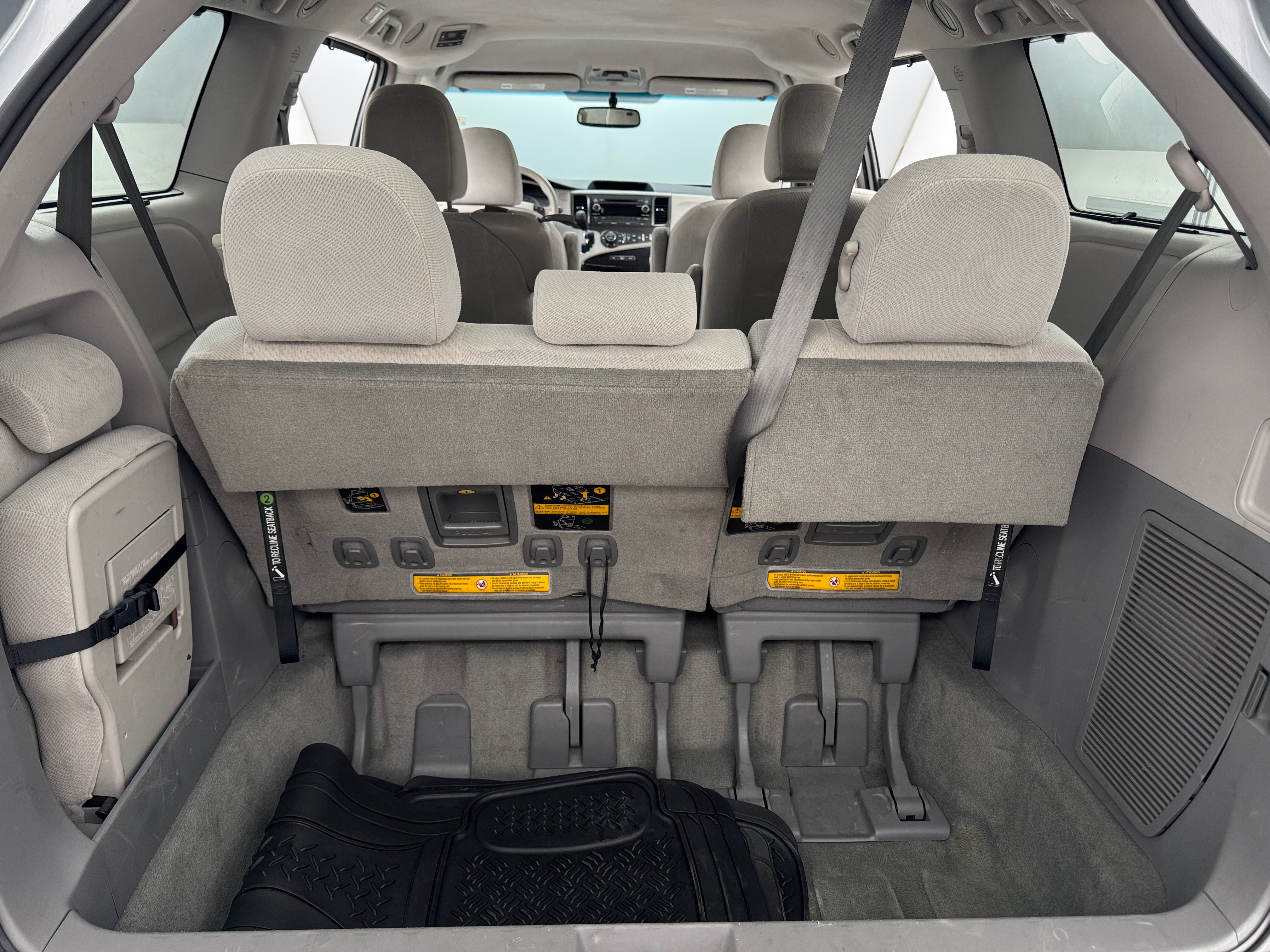 2014 Toyota Sienna LE 7