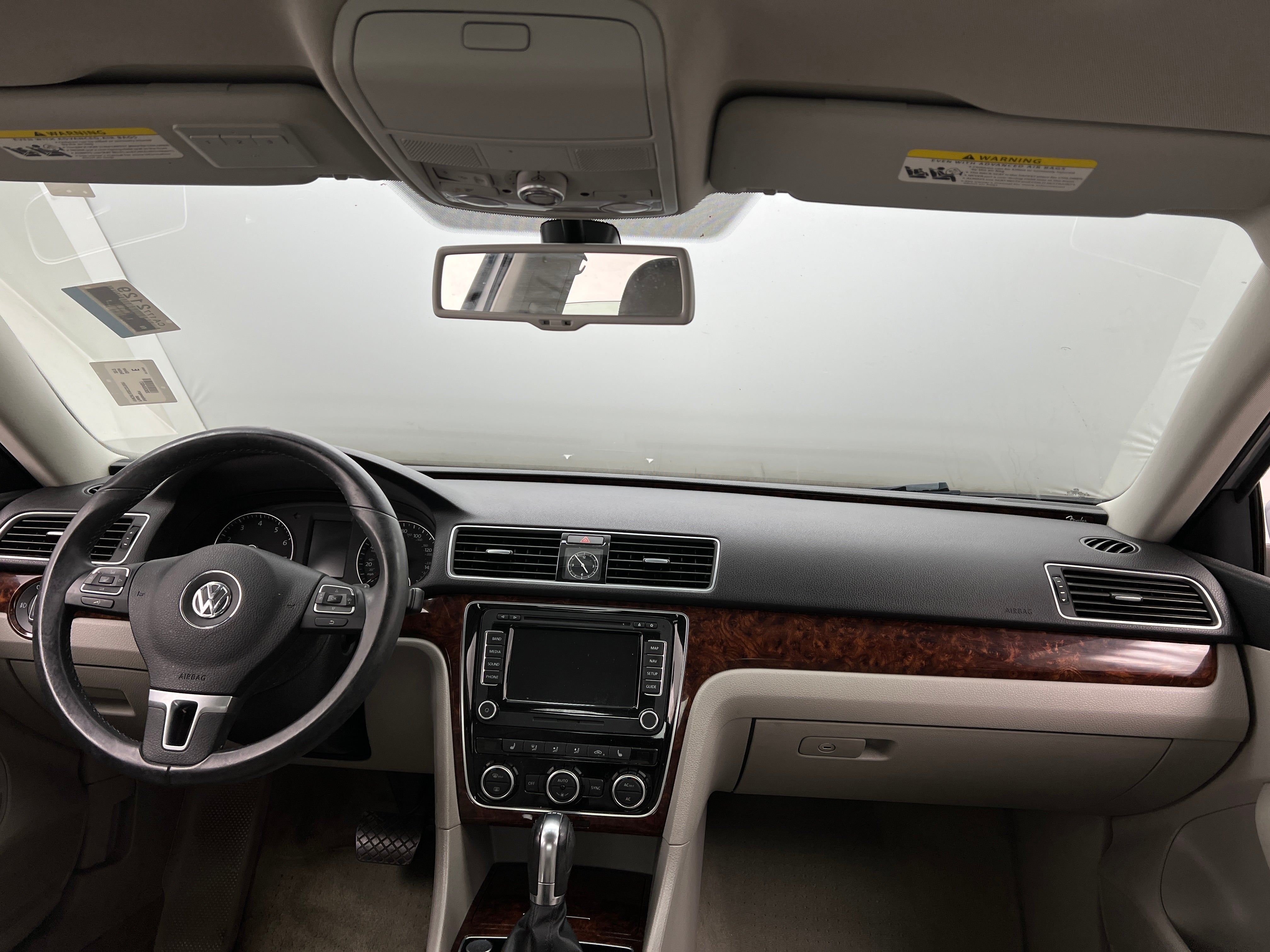 2012 Volkswagen Passat SEL 3