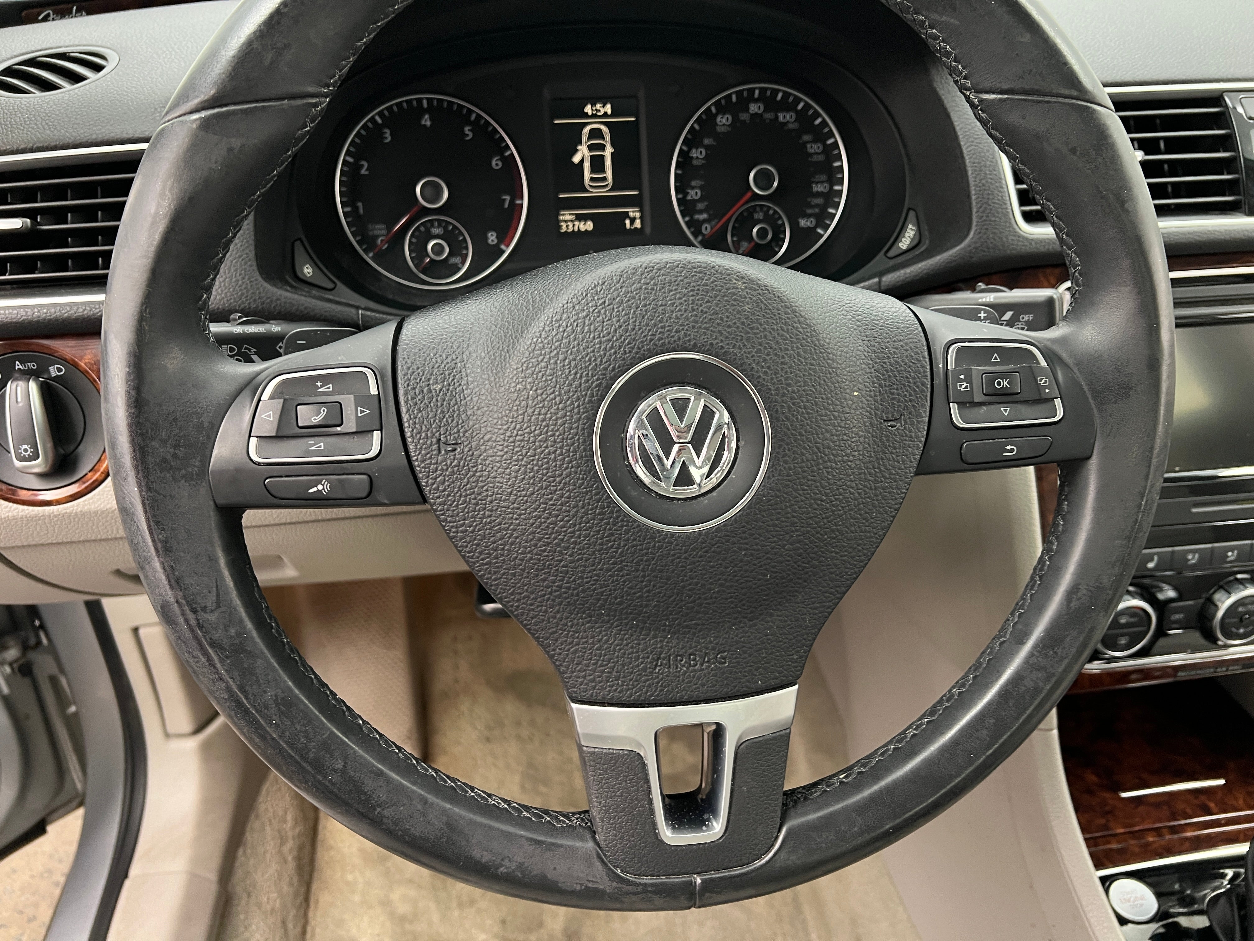 2012 Volkswagen Passat SEL 5