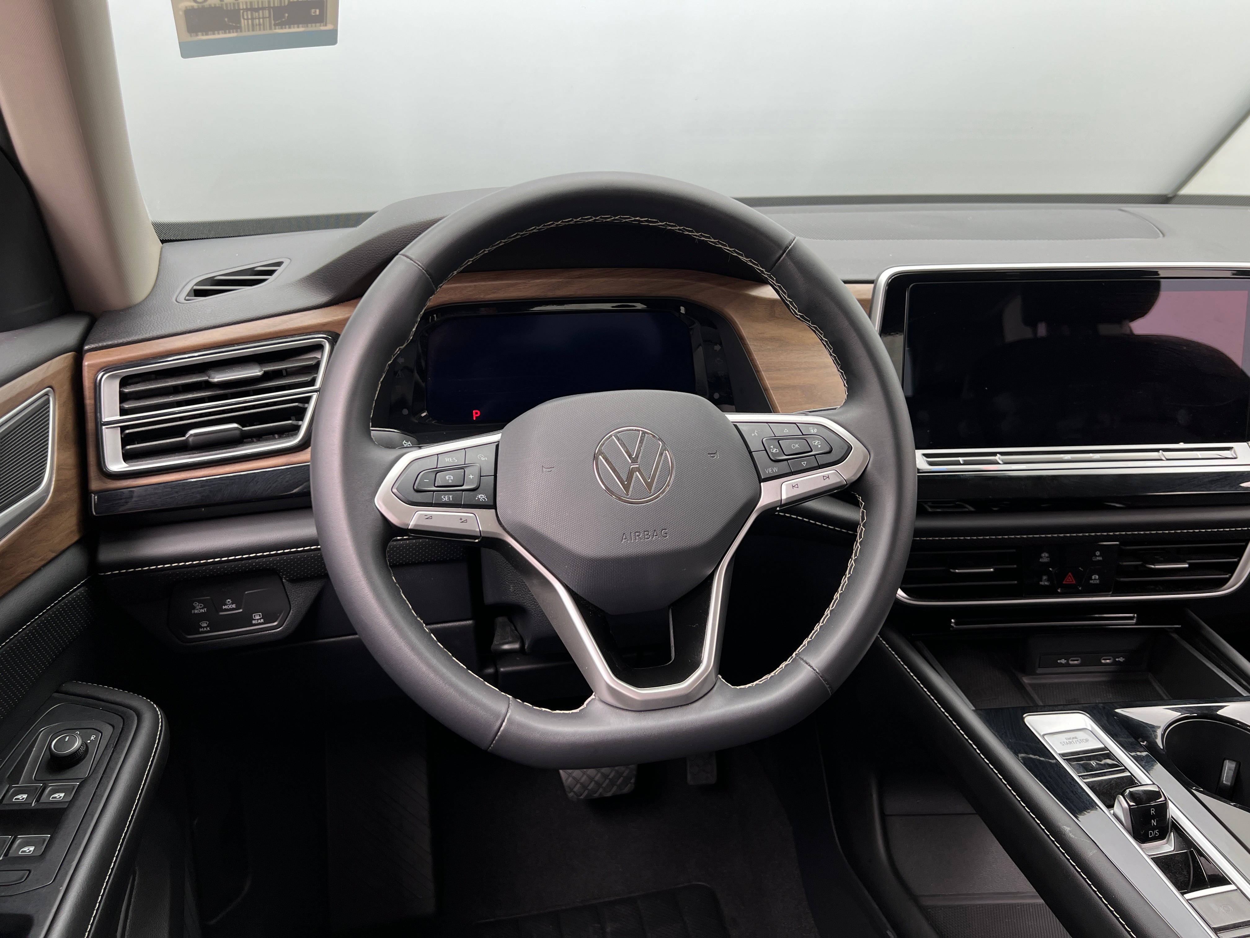 2024 Volkswagen Atlas SE 5