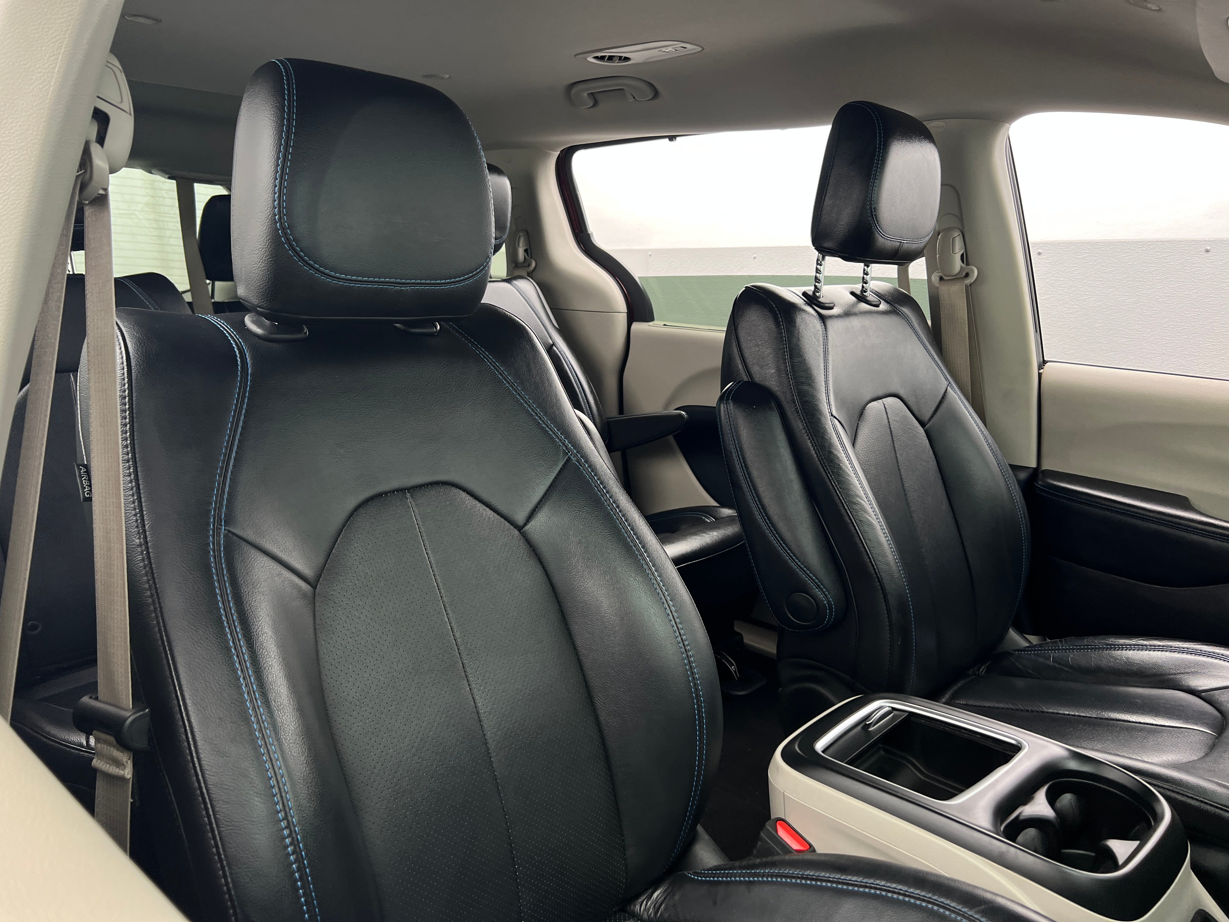 2021 Chrysler Pacifica Hybrid Touring L 2