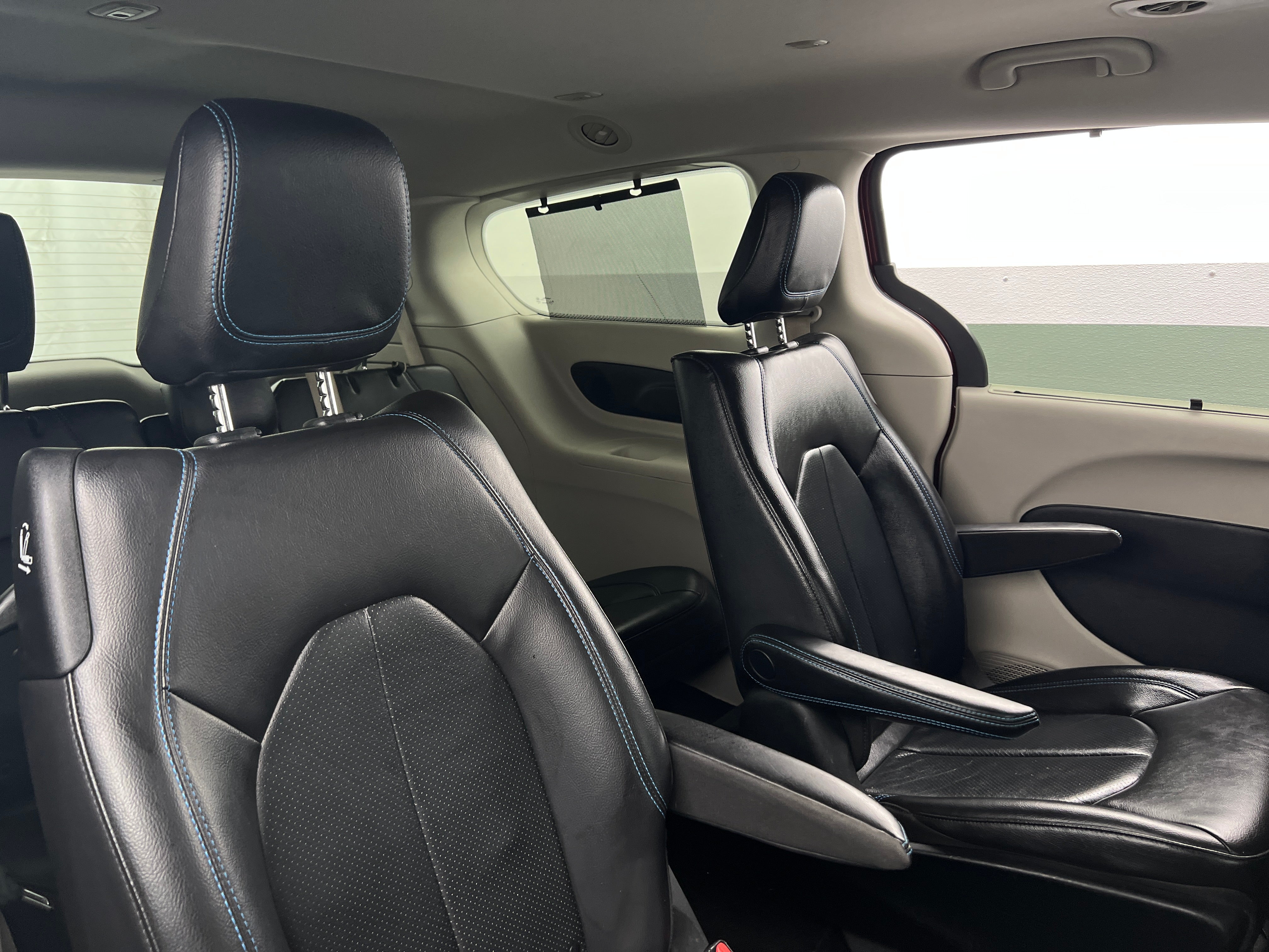 2021 Chrysler Pacifica Hybrid Touring L 6