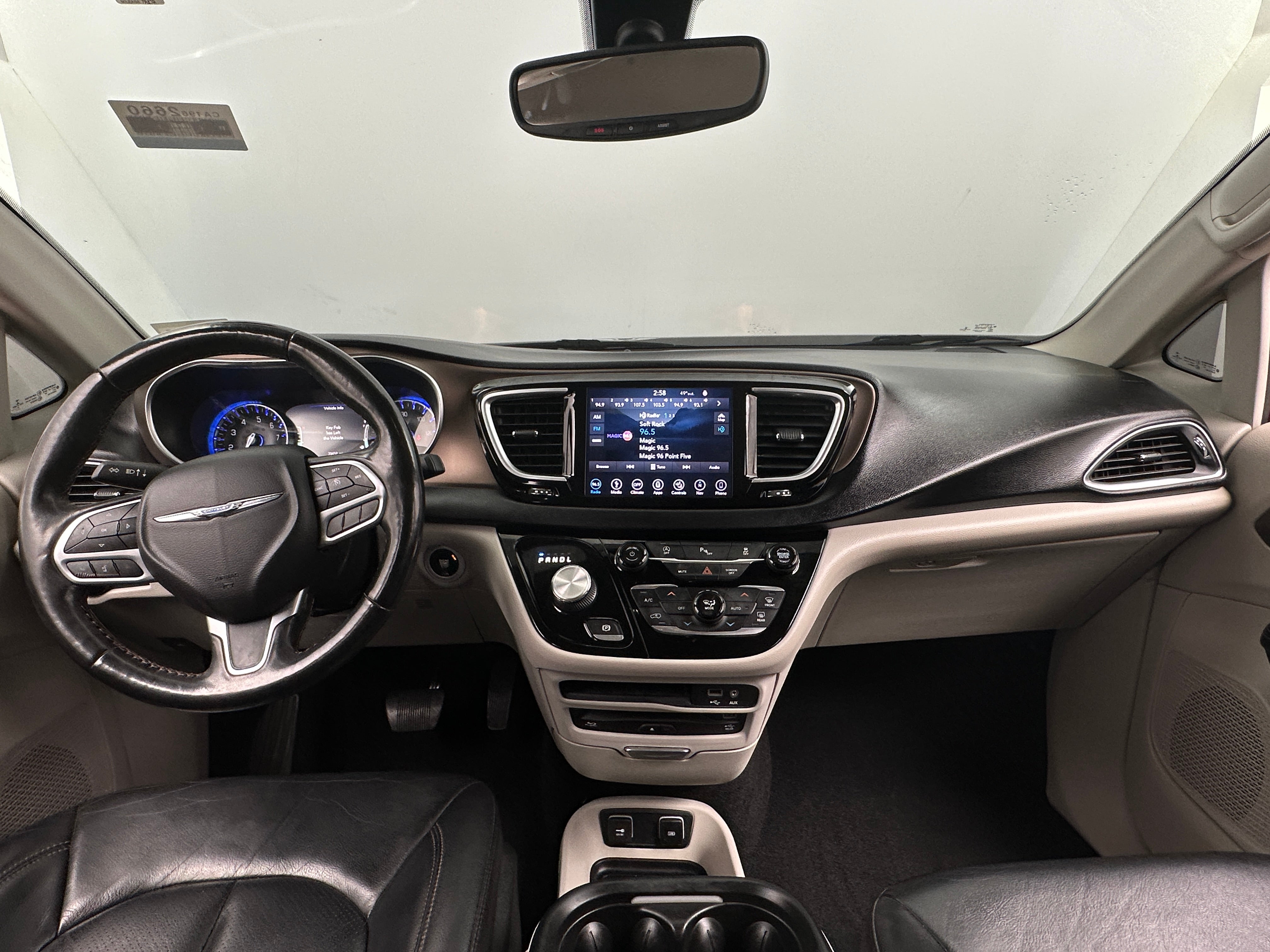 2019 Chrysler Pacifica  3