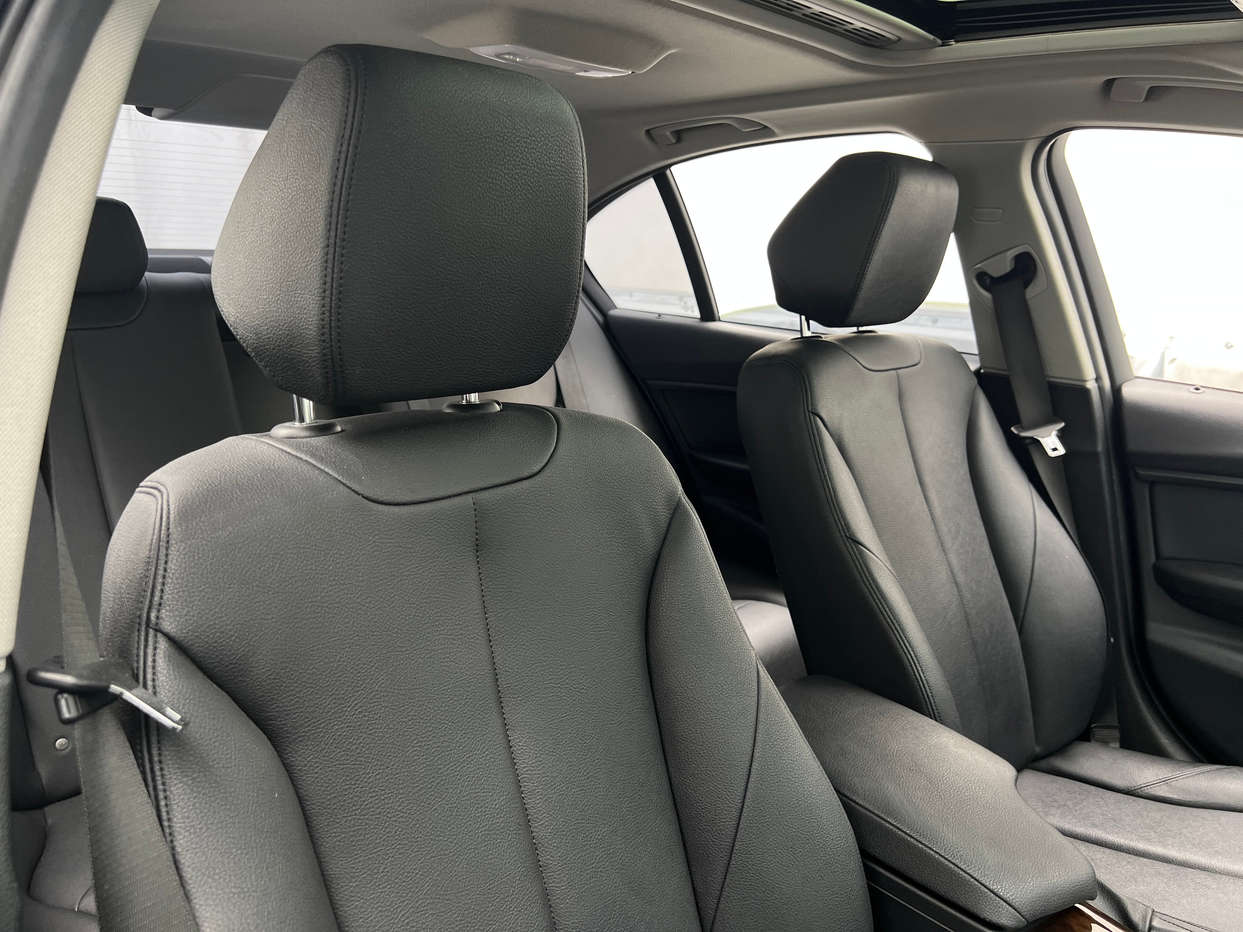 2014 BMW 3 Series 320i 2