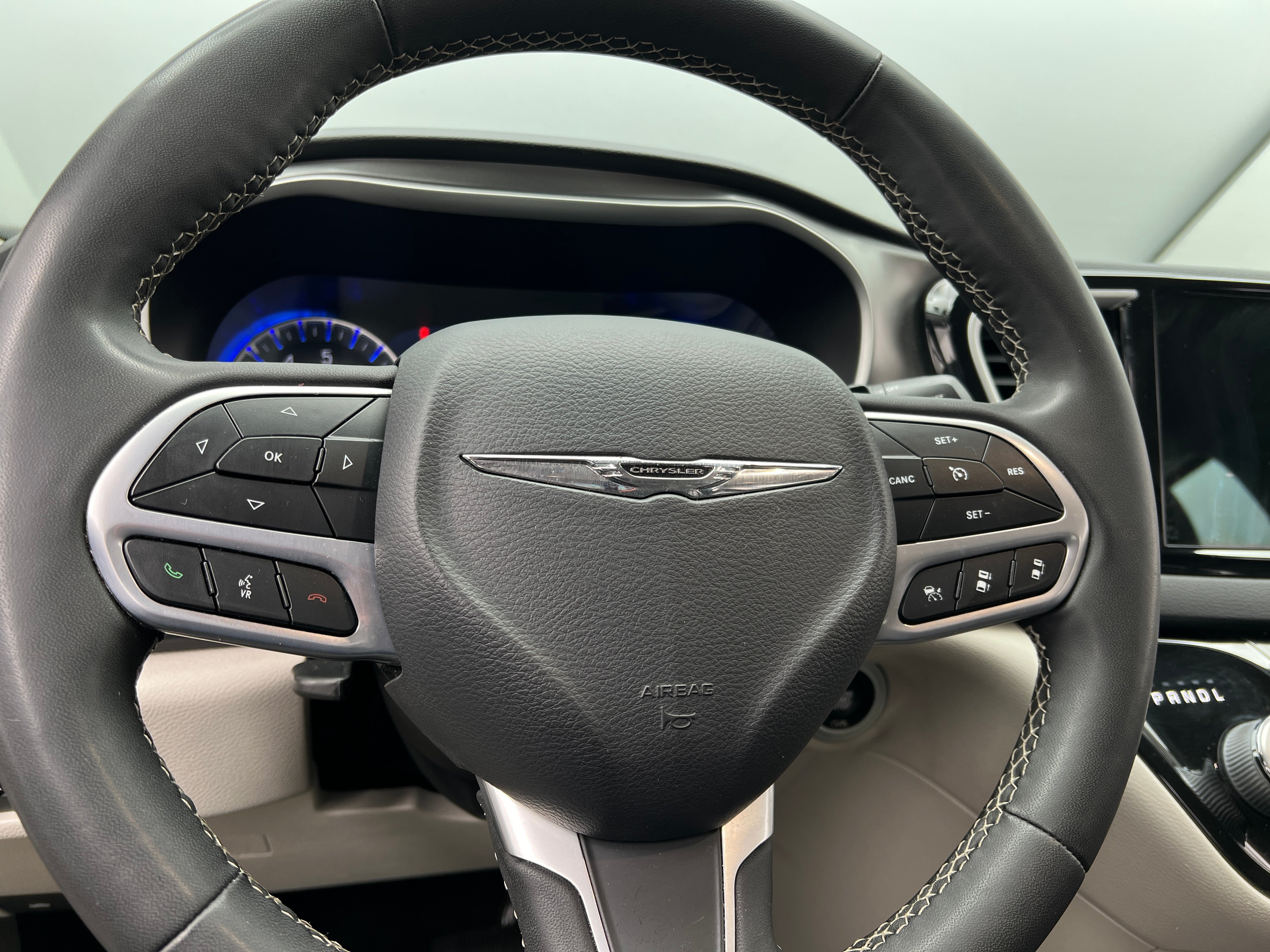 2022 Chrysler Pacifica Touring L 4