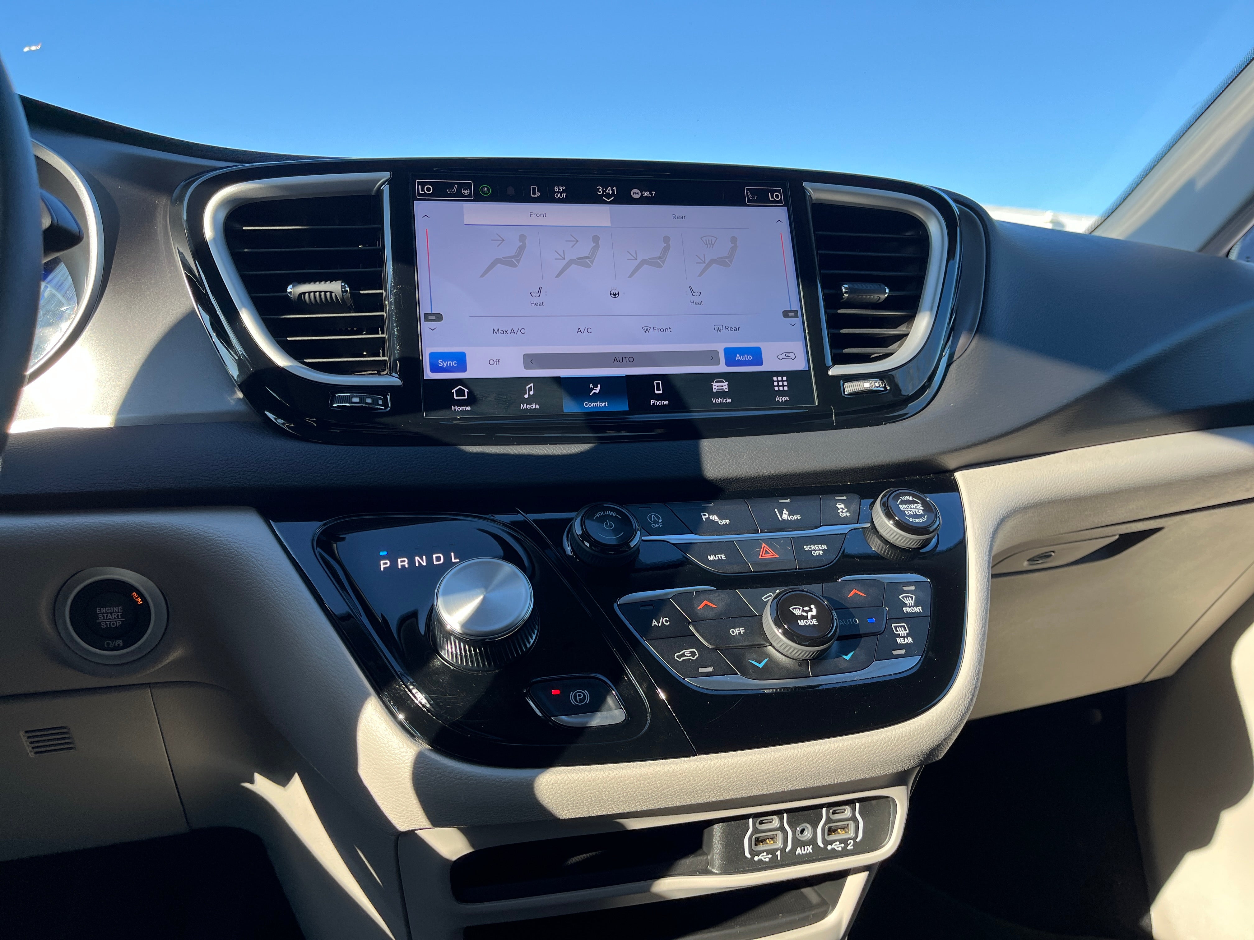 2024 Chrysler Pacifica Touring L 4