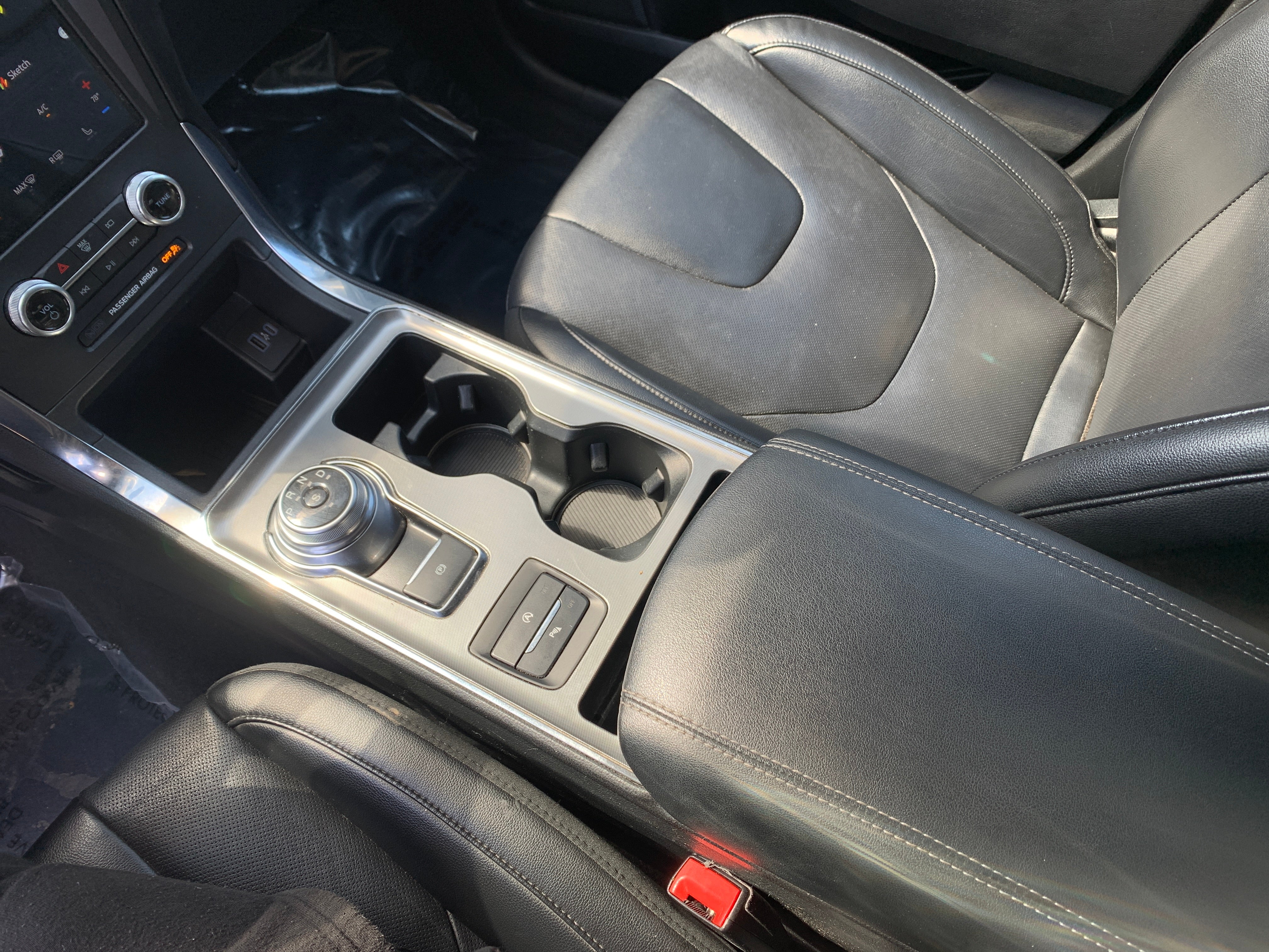 2022 Ford Edge Titanium - Photo 4