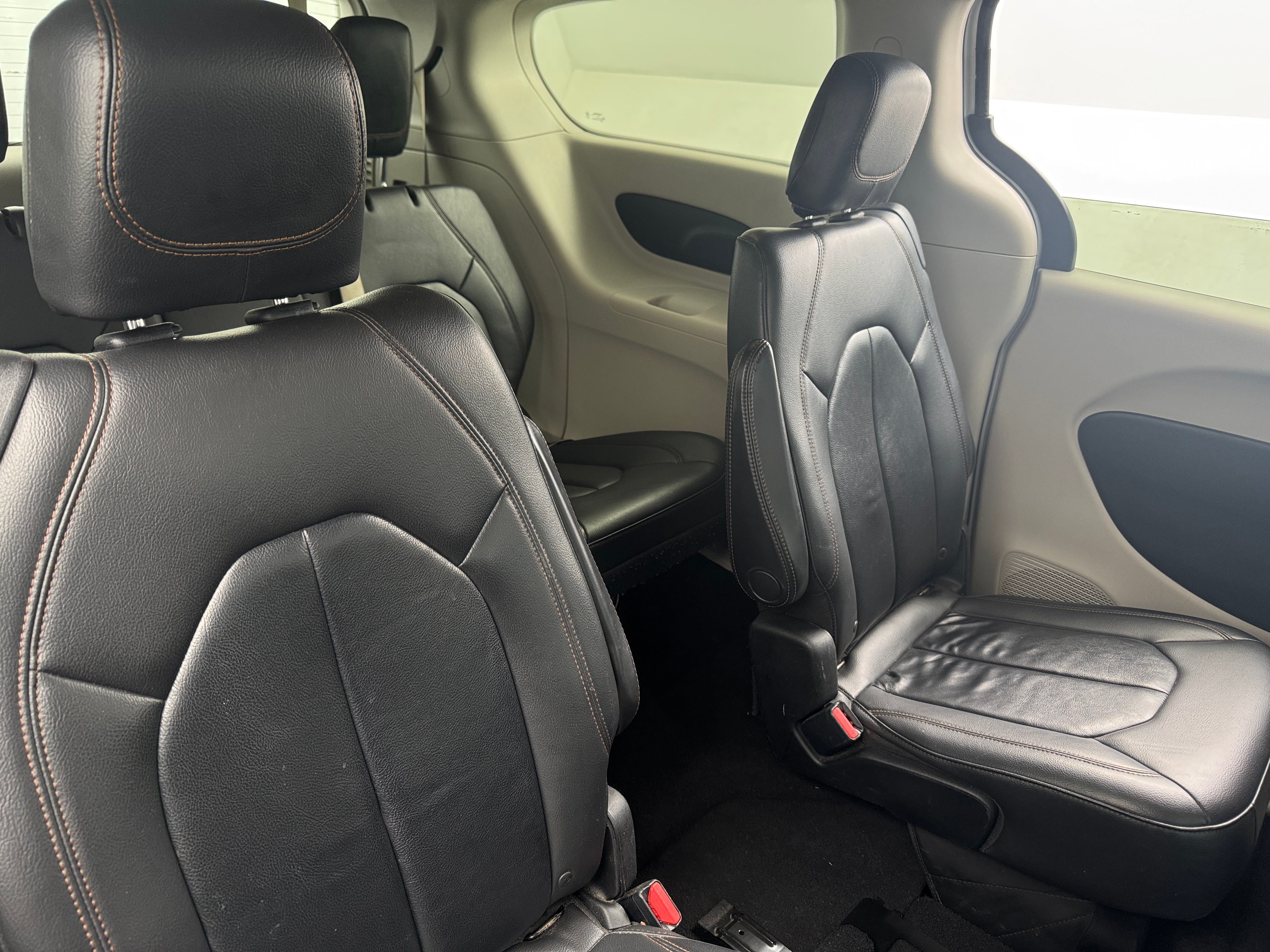2017 Chrysler Pacifica Touring L 5