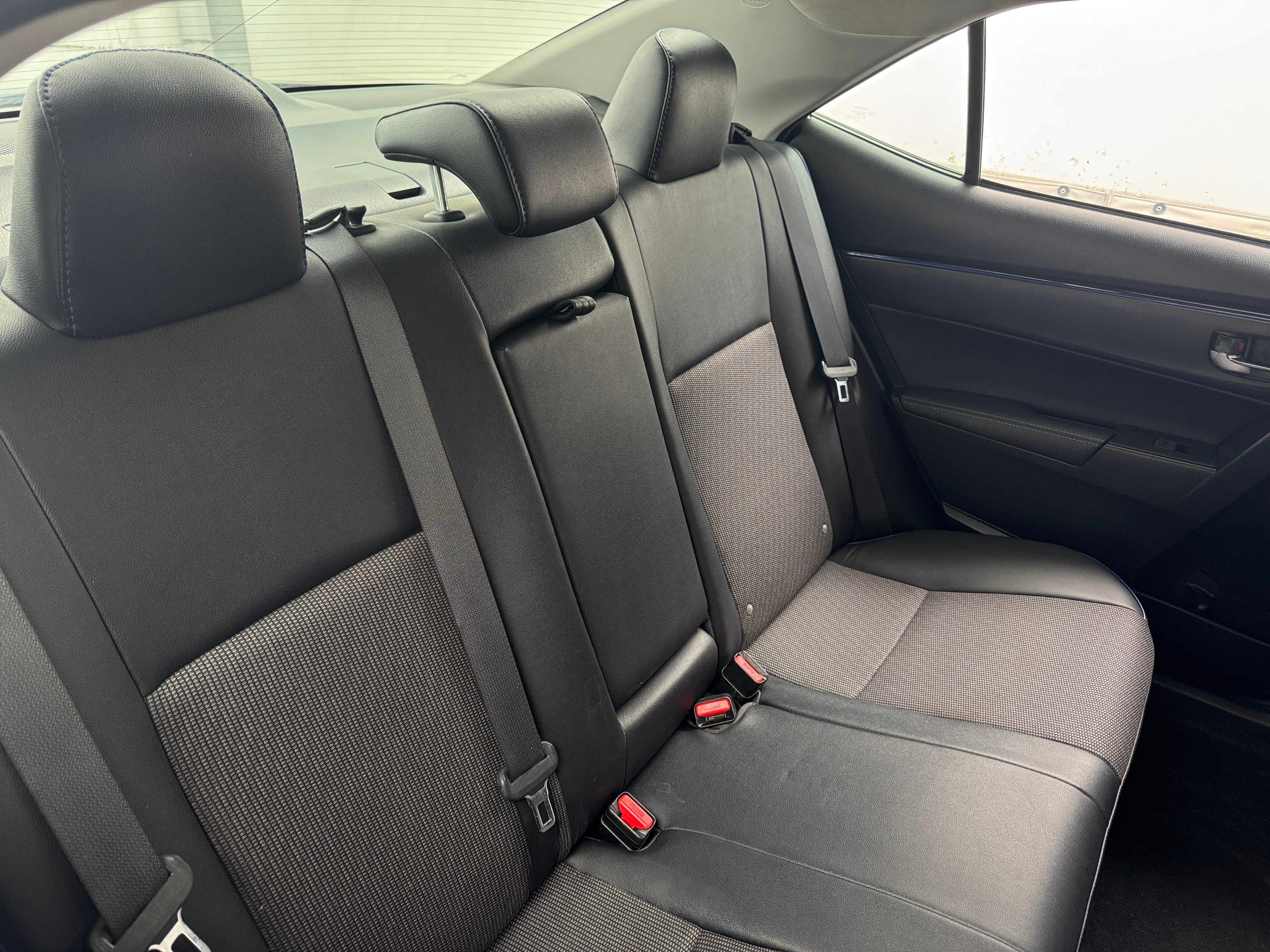 2017 Toyota Corolla SE 6