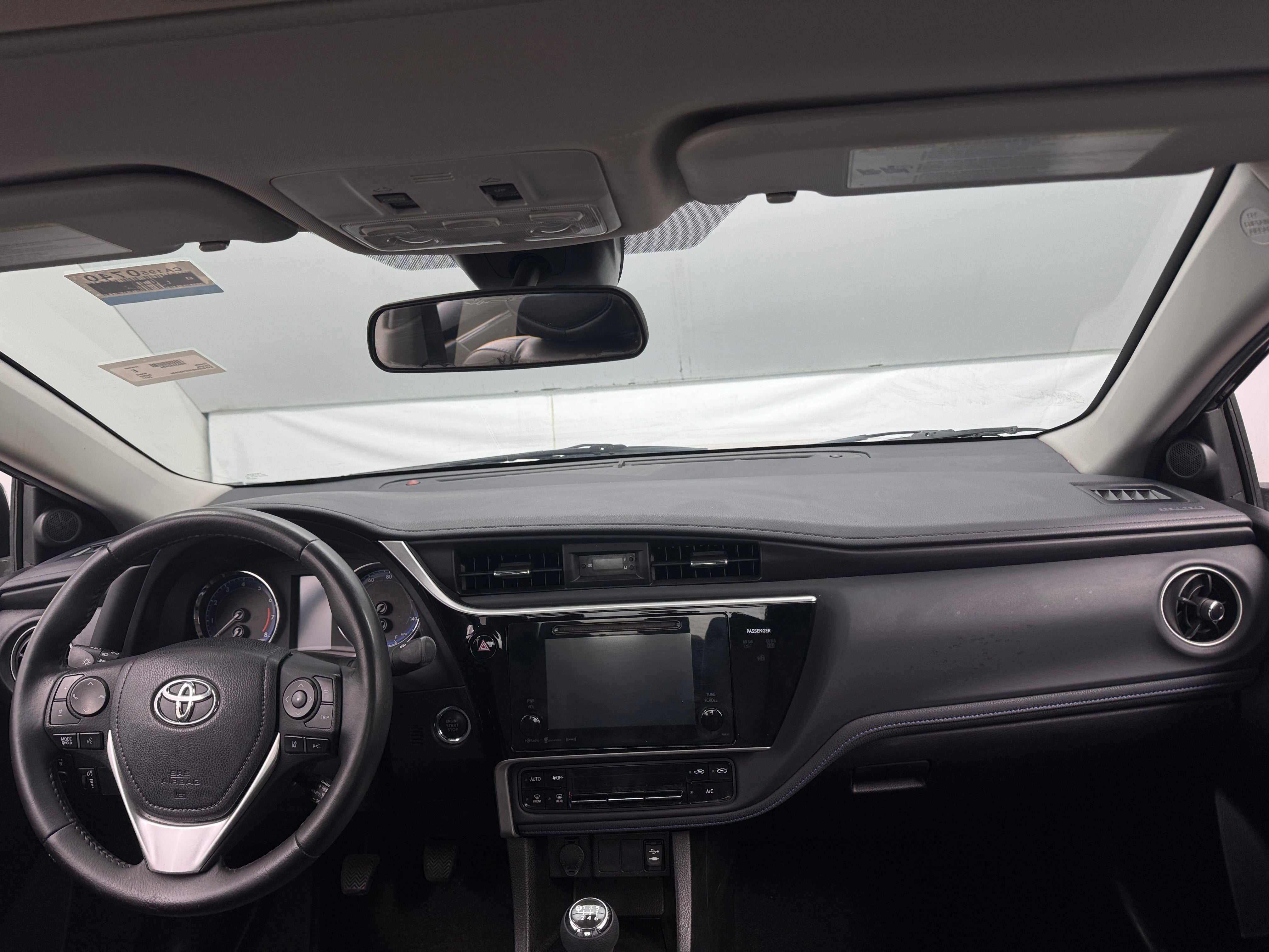 2017 Toyota Corolla SE 3