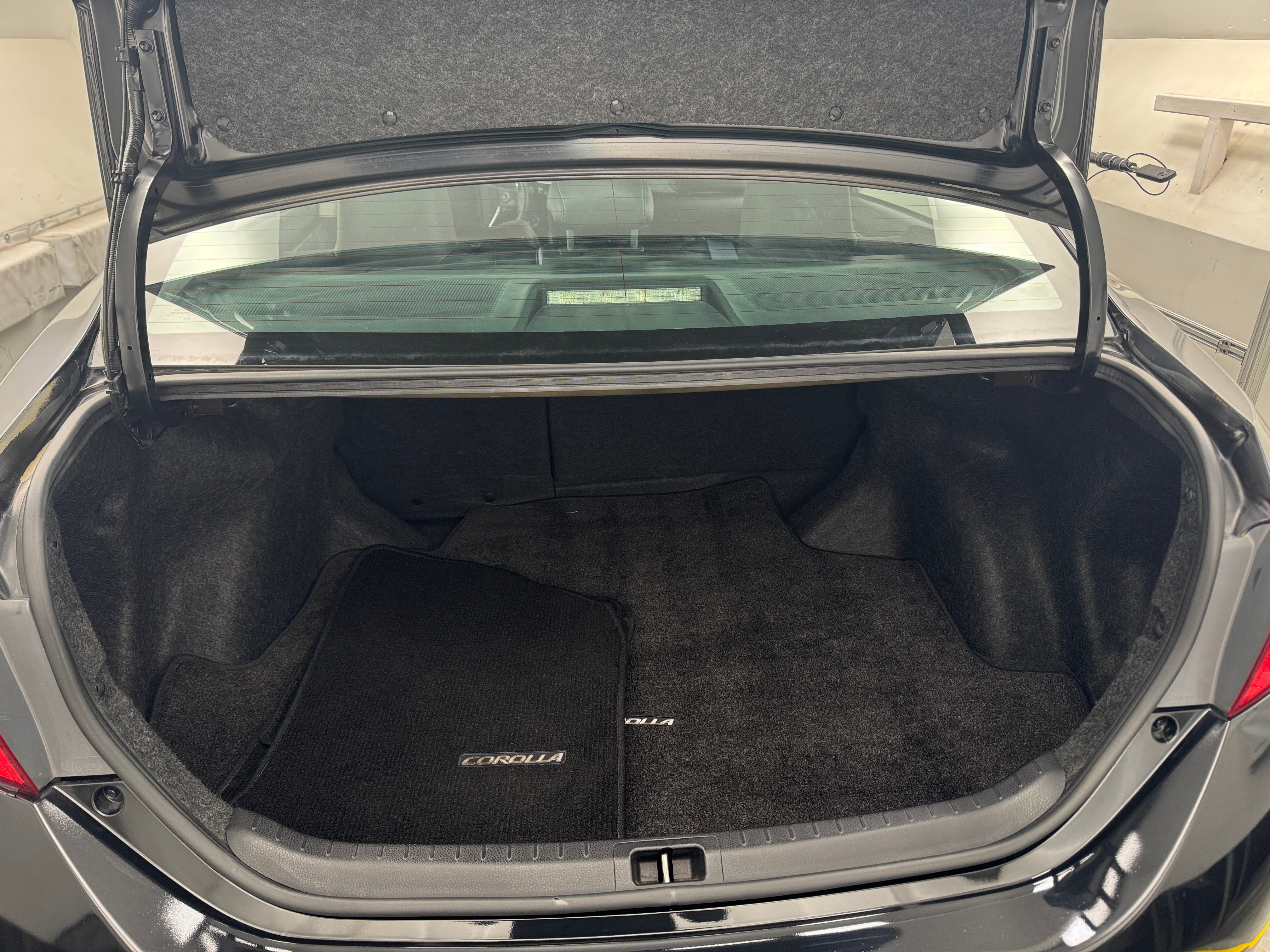 2017 Toyota Corolla SE 7