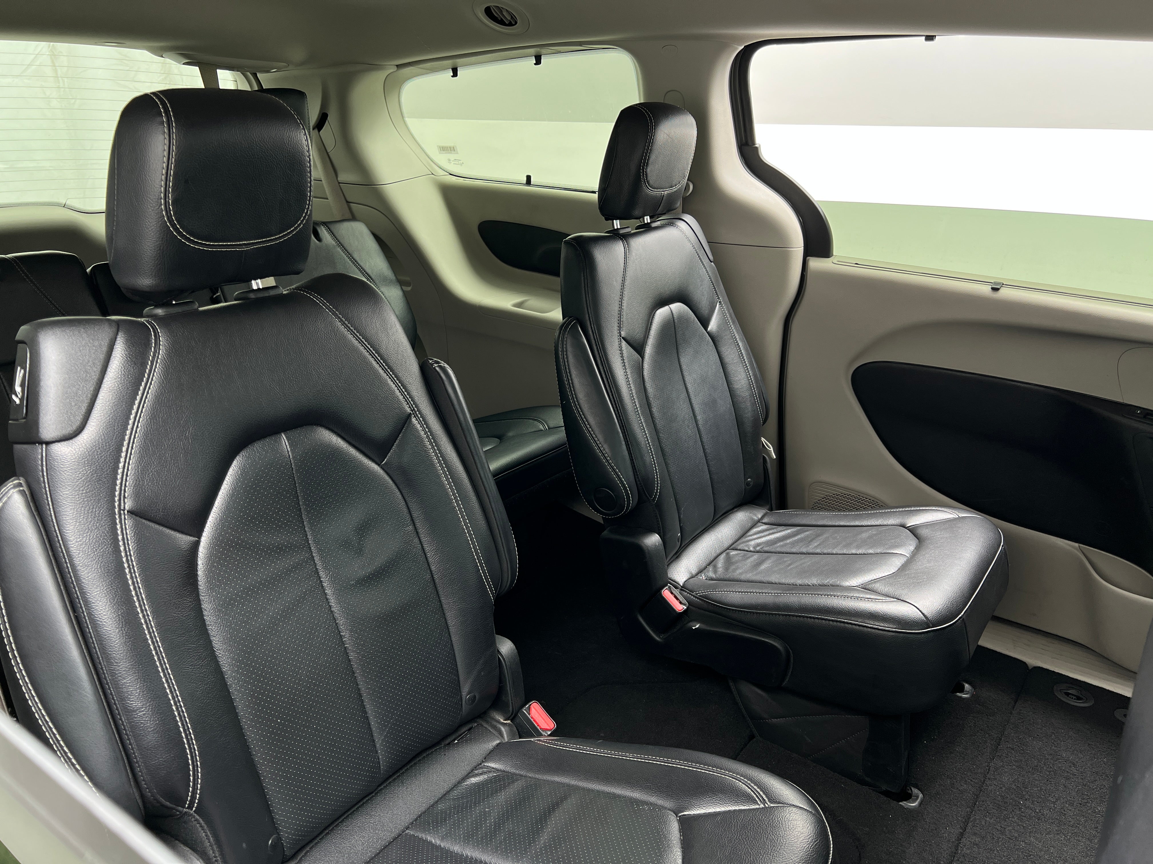 2022 Chrysler Pacifica Touring L 5