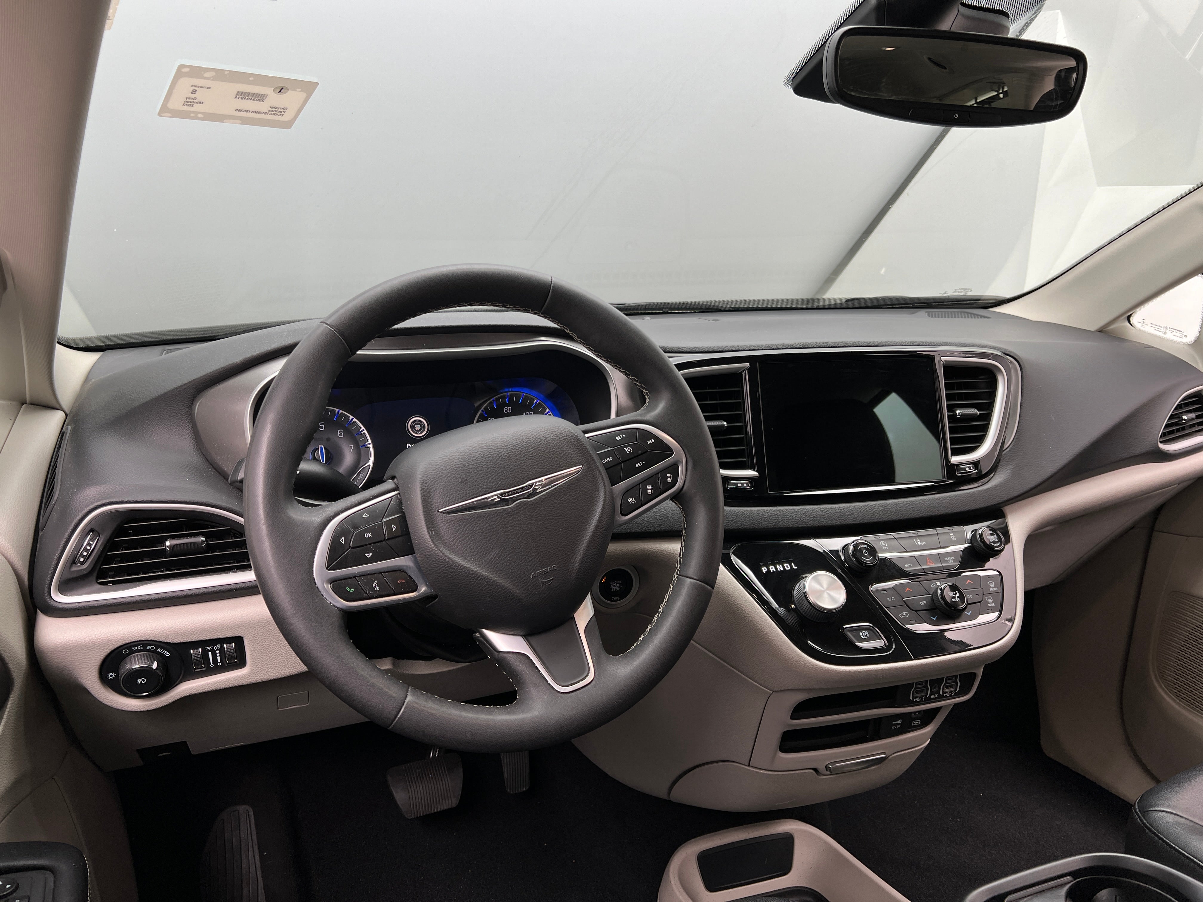 2022 Chrysler Pacifica Touring L 2