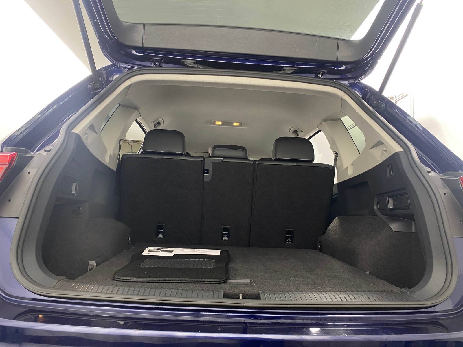 Thumbnail: 2021 Volkswagen Tiguan - 7