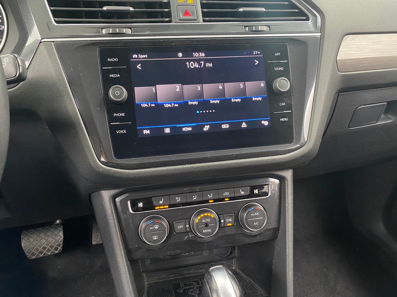 Thumbnail: 2021 Volkswagen Tiguan - 4