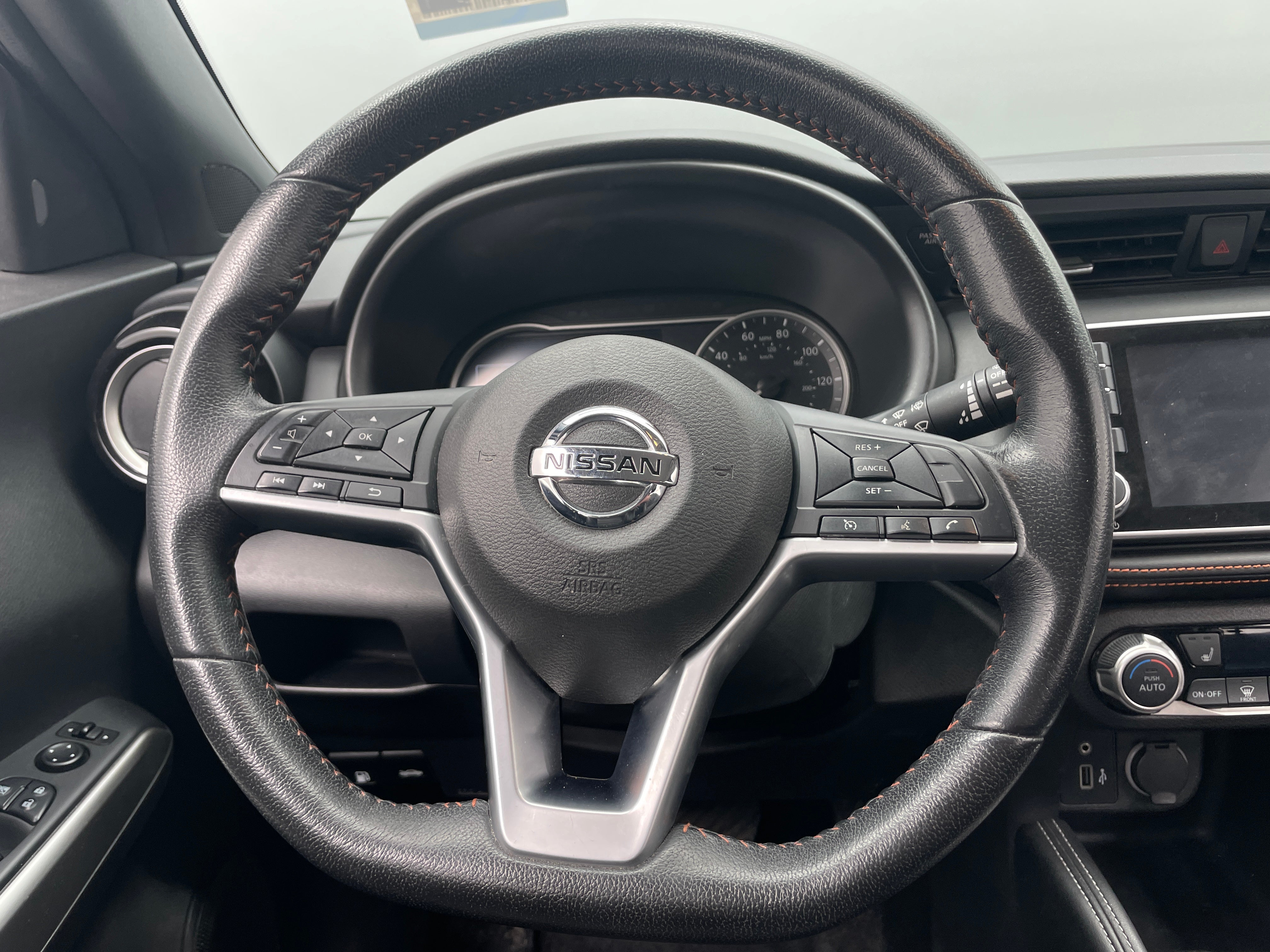 2019 Nissan Kicks SR 5