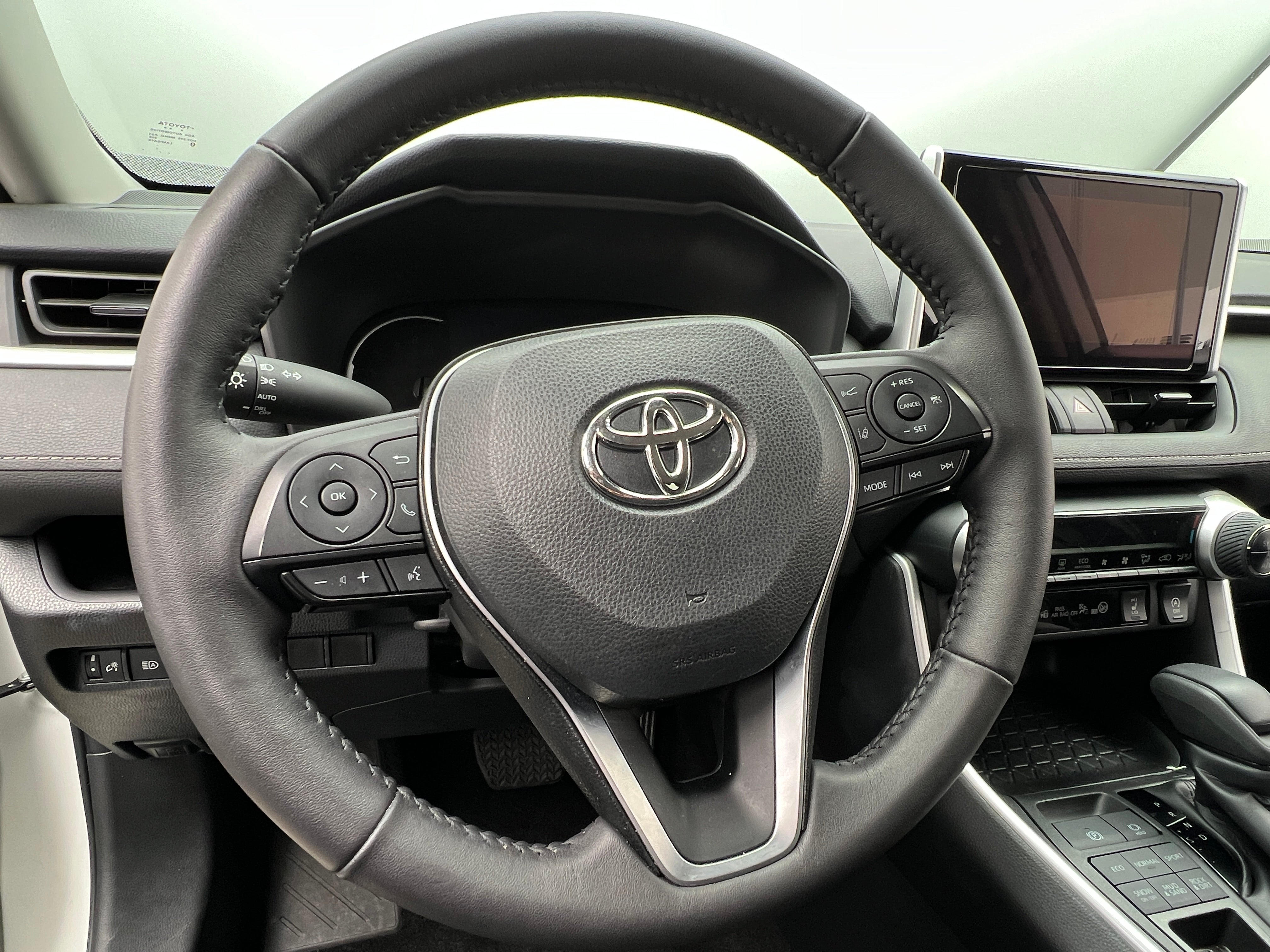 2024 Toyota RAV4 XLE 5