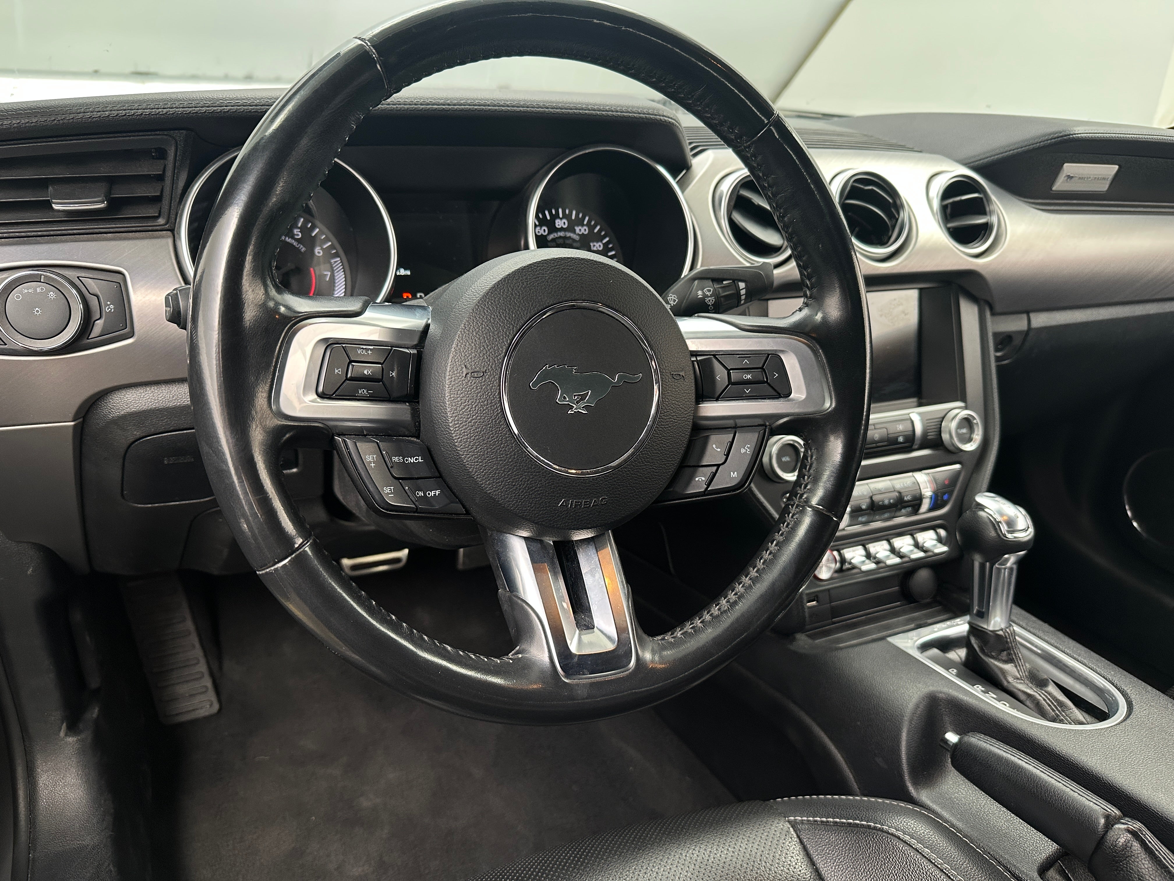 2022 Ford Mustang  5
