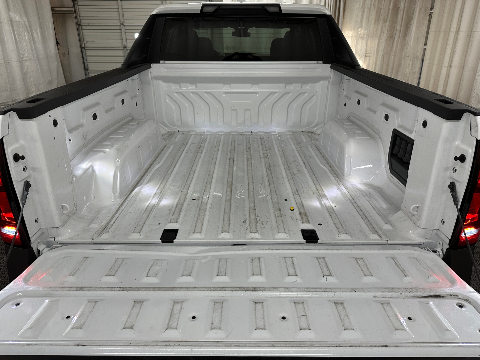Thumbnail: 2024 Chevrolet Silverado EV - 7