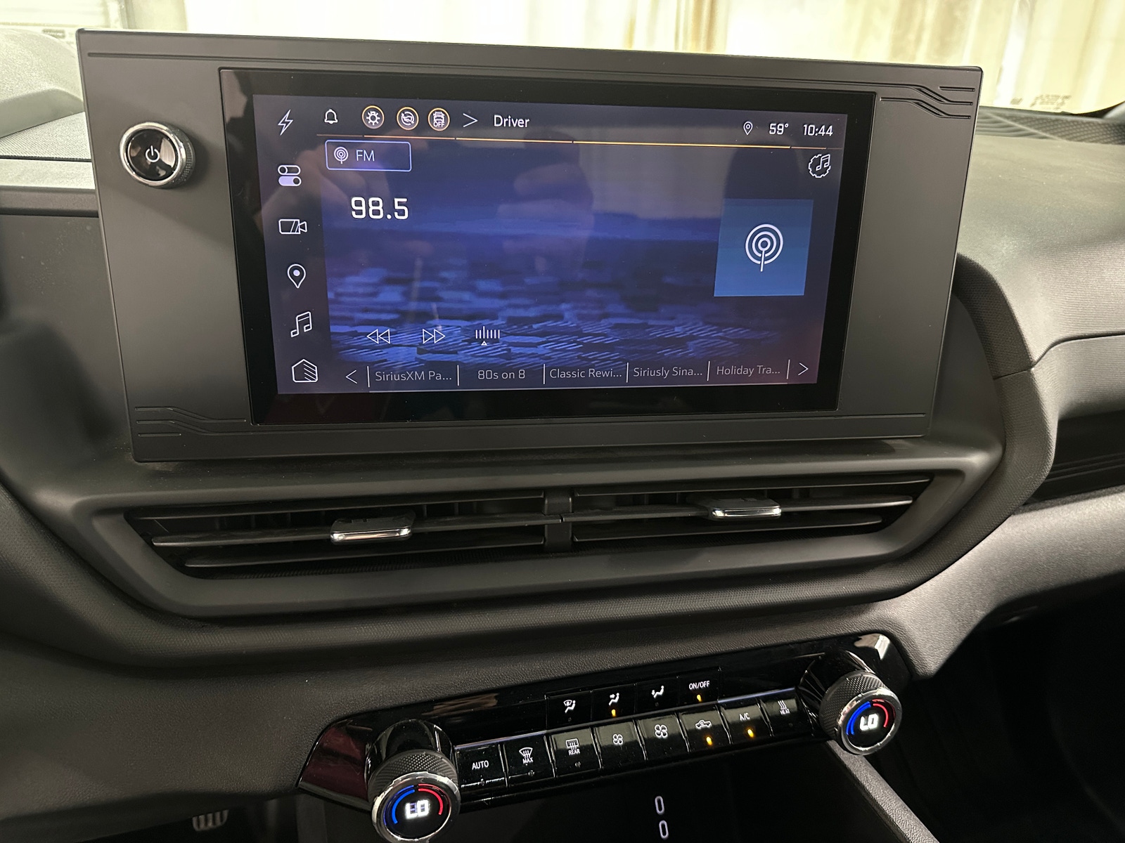 Thumbnail: 2024 Chevrolet Silverado EV - 4