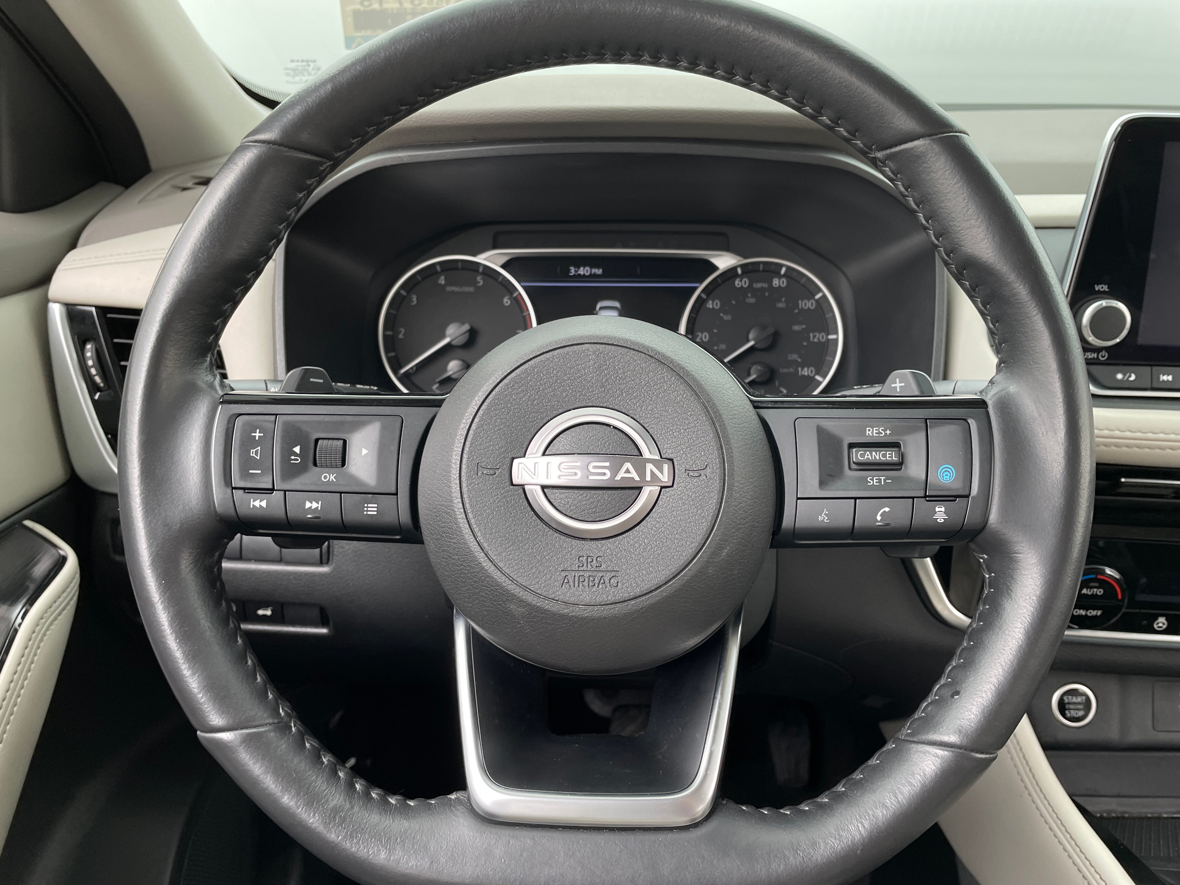 2023 Nissan Rogue SL 4