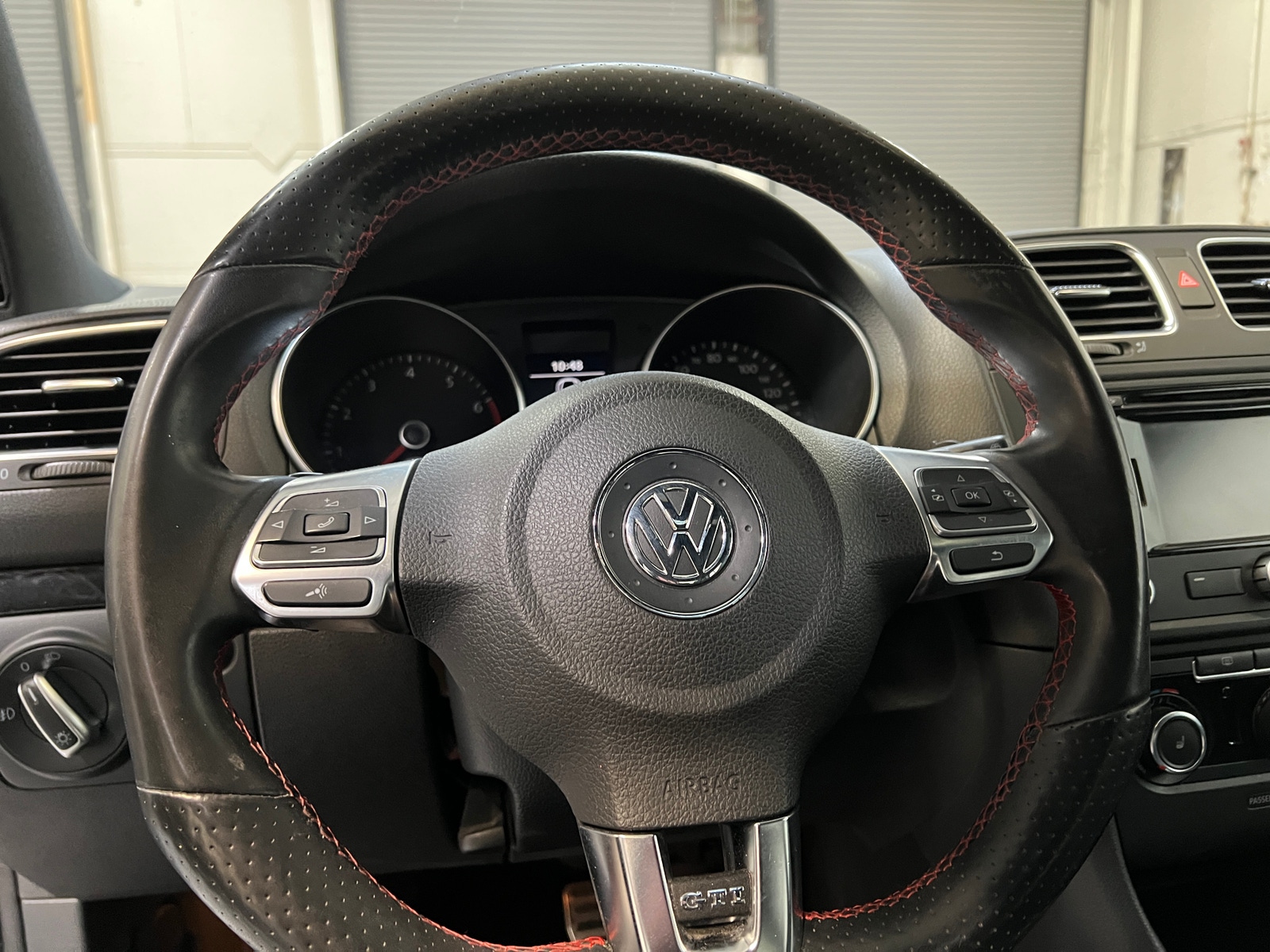 Thumbnail: 2011 Volkswagen Golf - 5