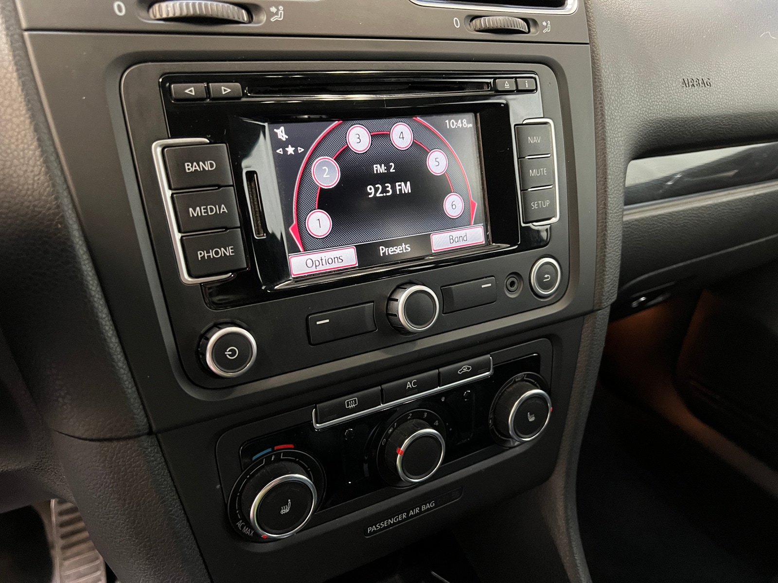 Thumbnail: 2011 Volkswagen Golf - 4