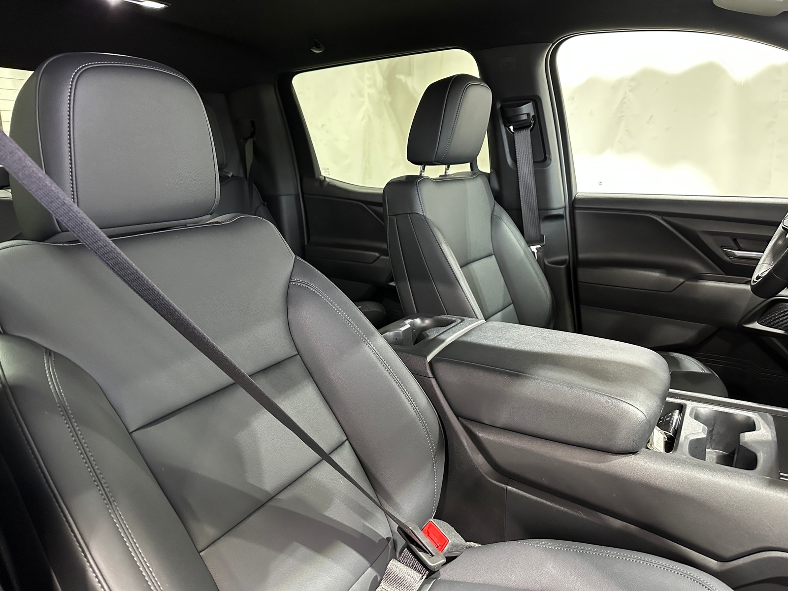 Thumbnail: 2024 Chevrolet Silverado EV - 2