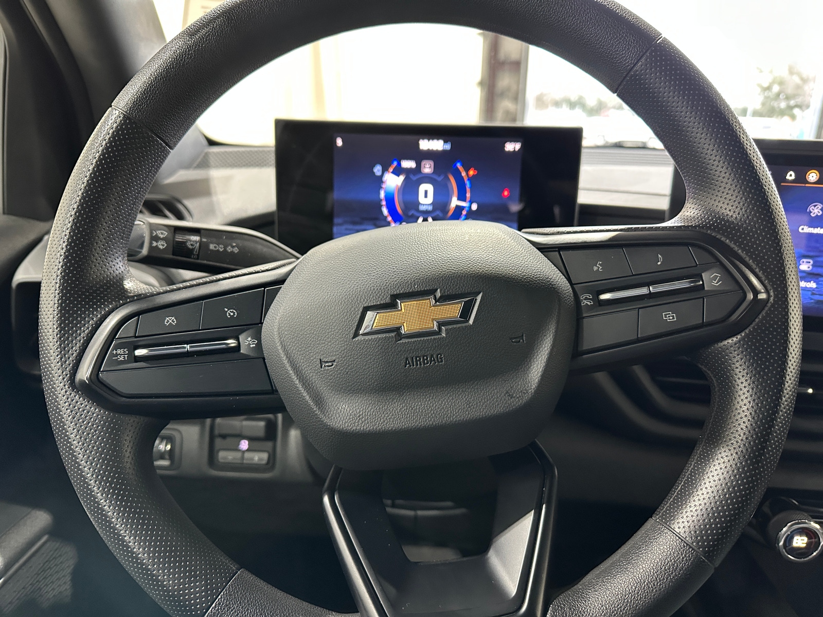Thumbnail: 2024 Chevrolet Silverado EV - 5