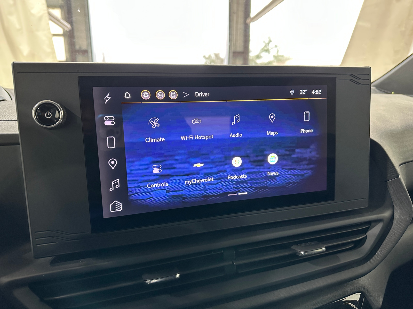 Thumbnail: 2024 Chevrolet Silverado EV - 4